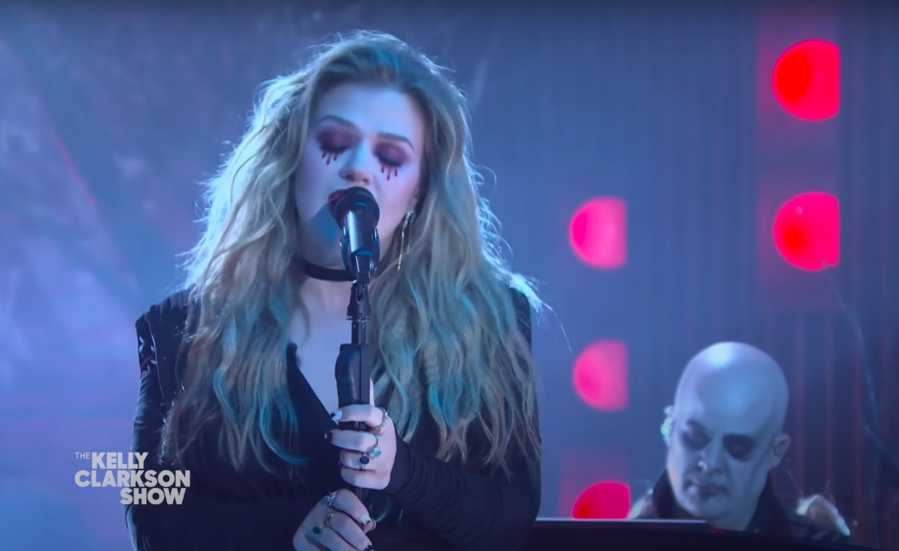 Kelly Clarkson Olivia Rodrigo Vampire