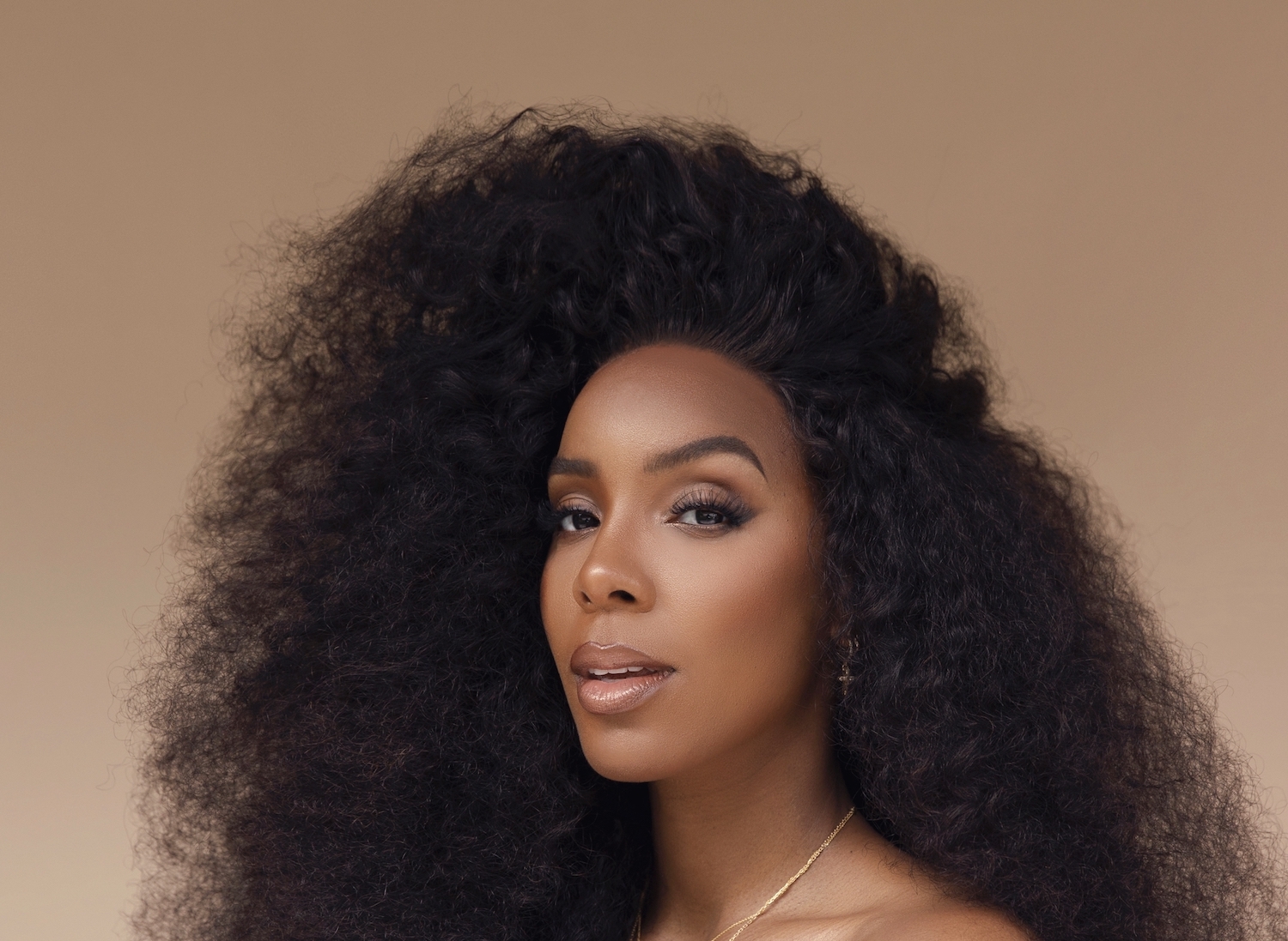 Kelly Rowland portrait neutral