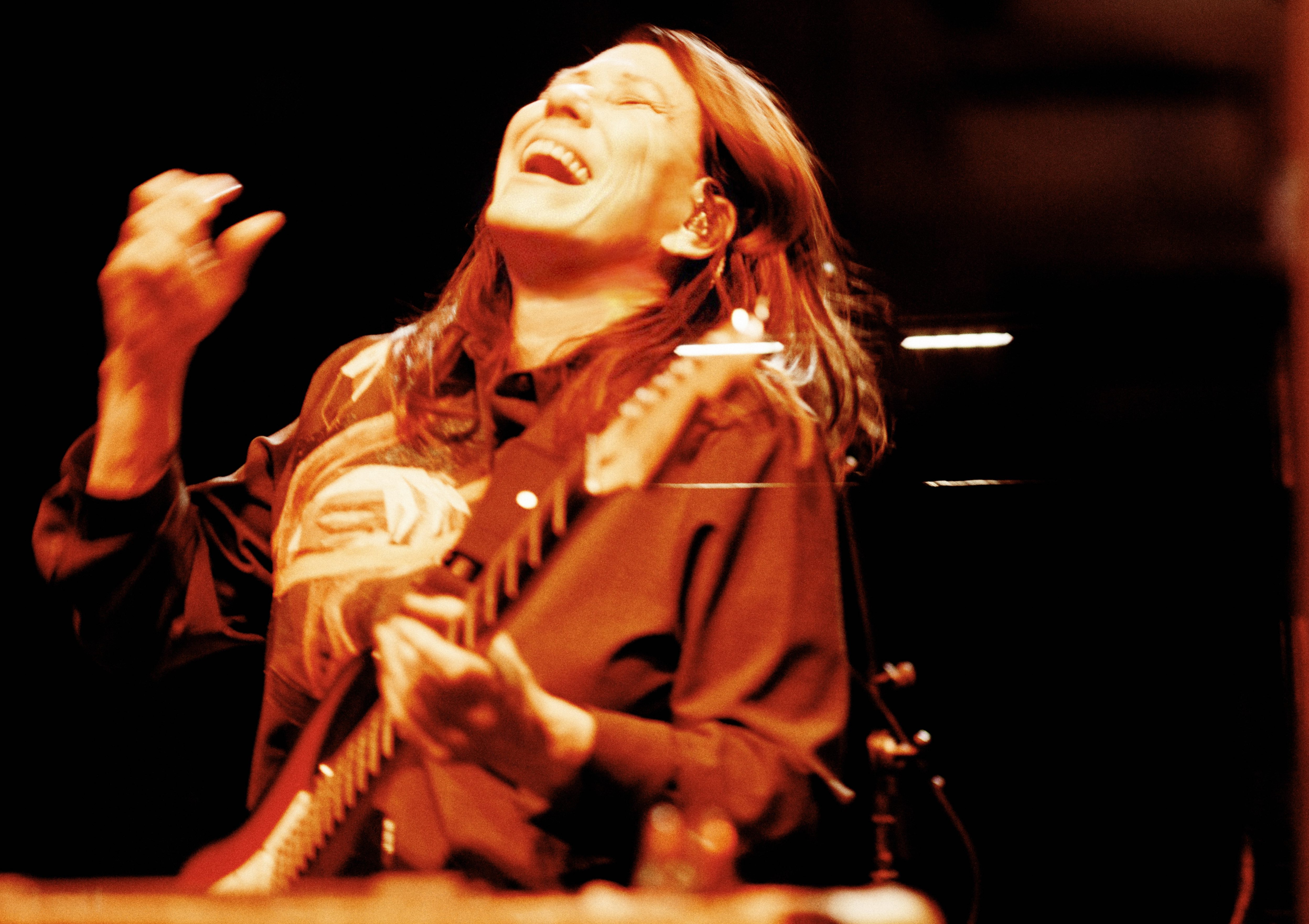Kim Deal by Steve Gullick Vertical