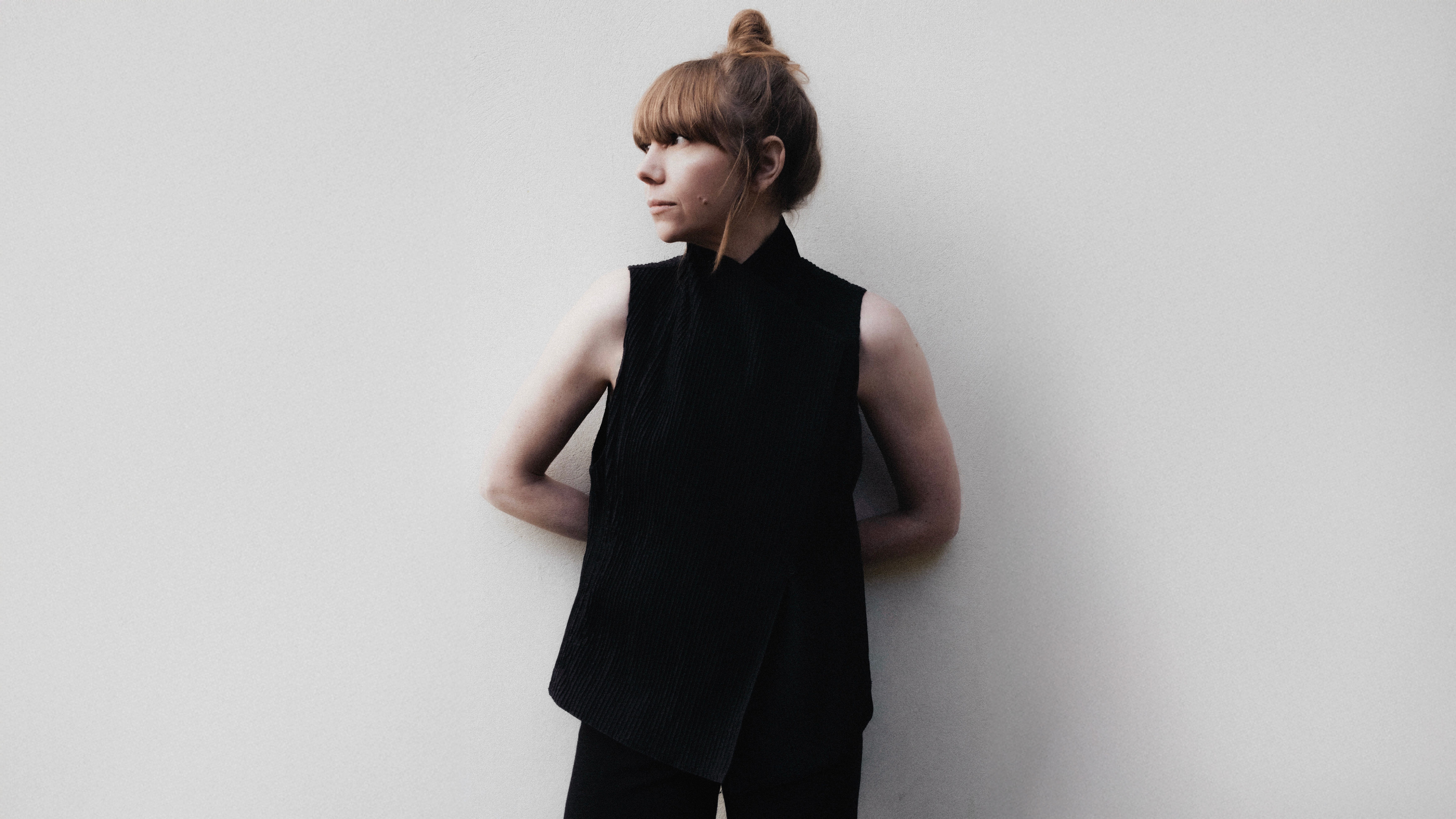 Poppy Ackroyd returns to her roots on piano and violin with upcoming ...
