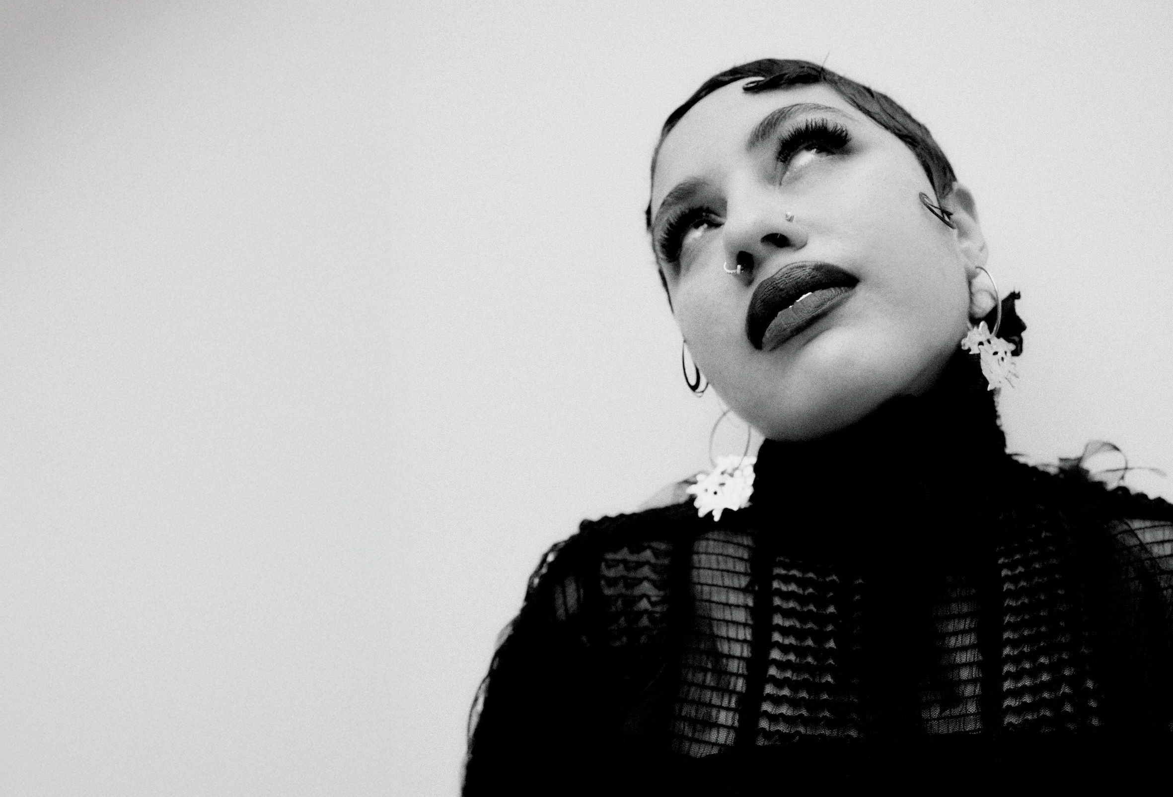 LEAD IMAGE 1 1 HR EDIT CE 250108 DELILAH HOLIDAY J5 A0323