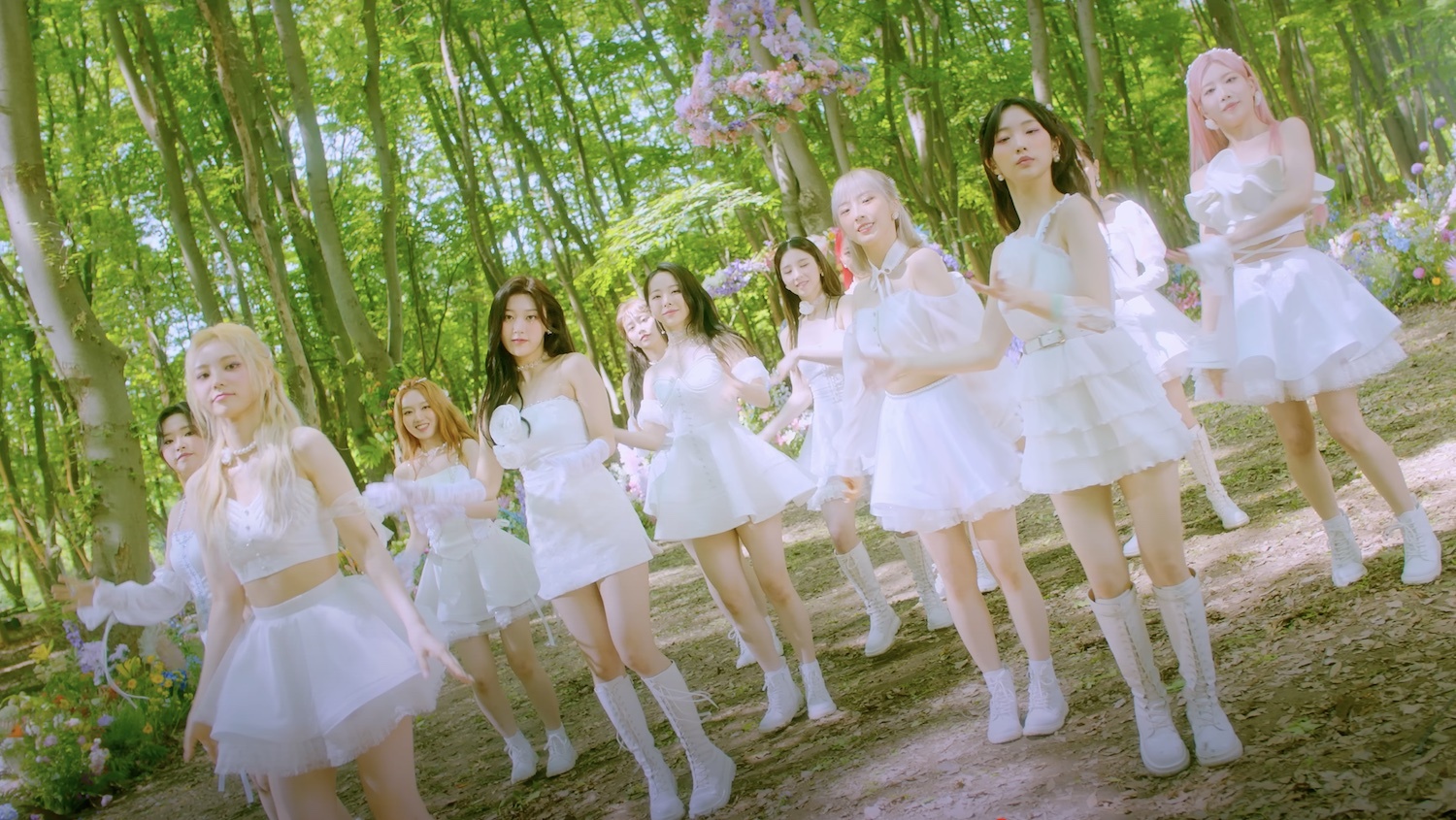 LOONA Flip That video