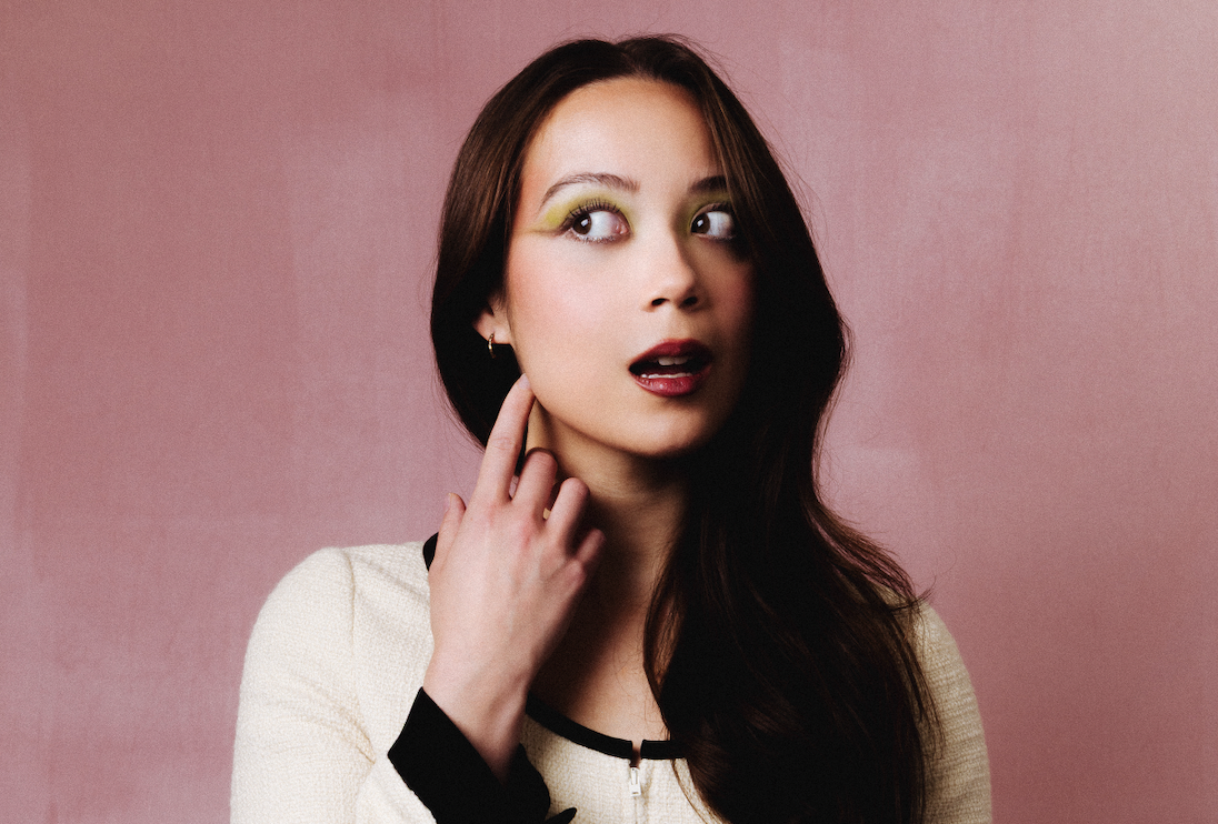 Laufey Santa Claus Is Coming To Town