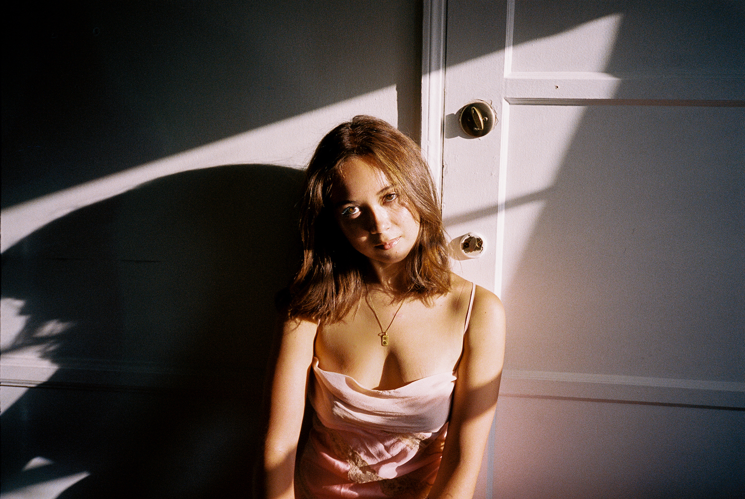 Laufey Photos Press Photo 2 PC Caity Krone