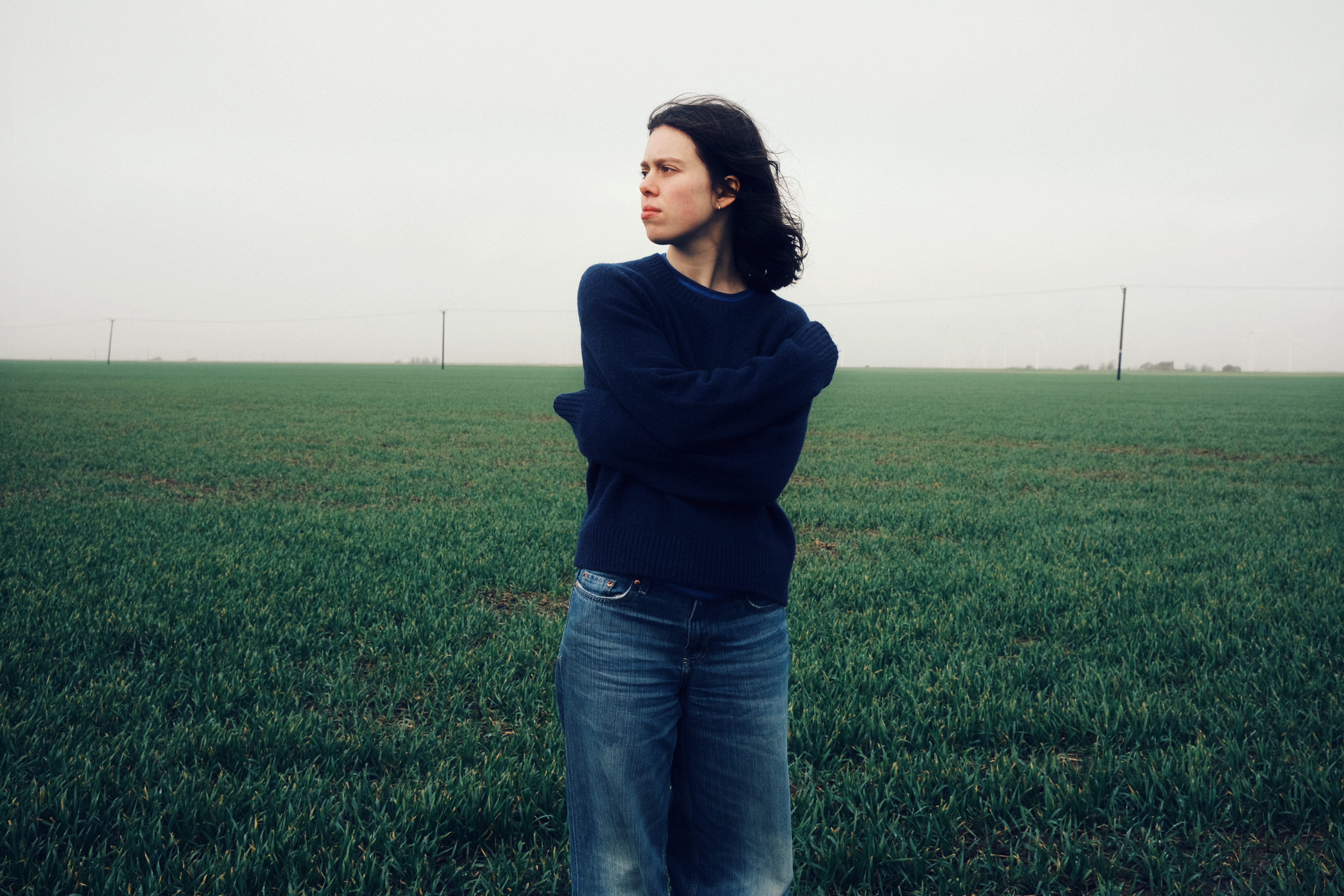 Bonnie Kemplay returns with new song, "Big Machine"