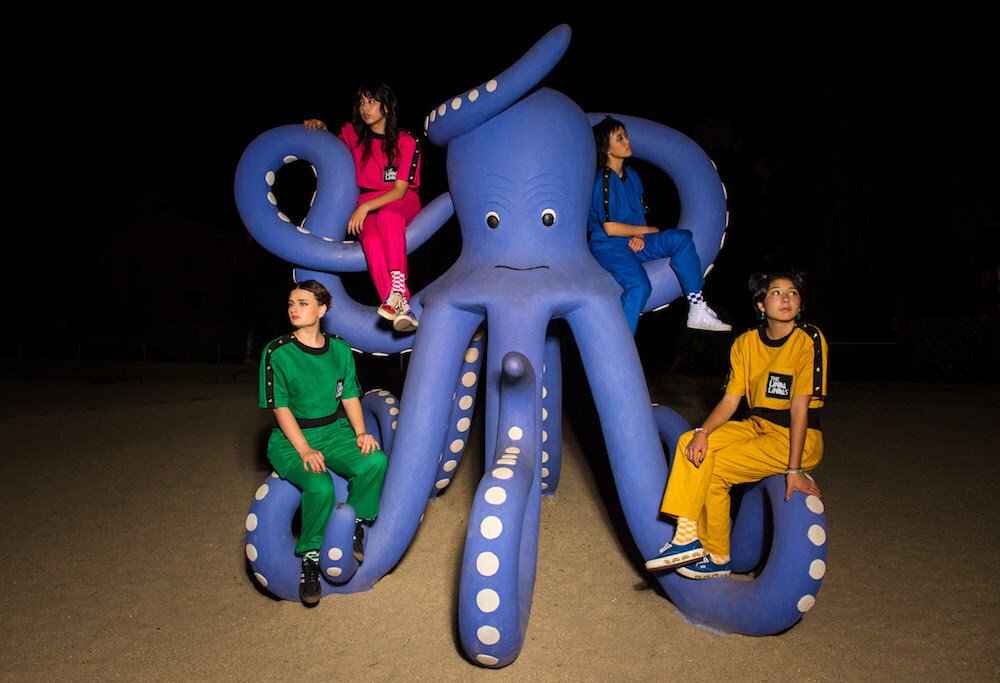 Linda Lindas No Obligation