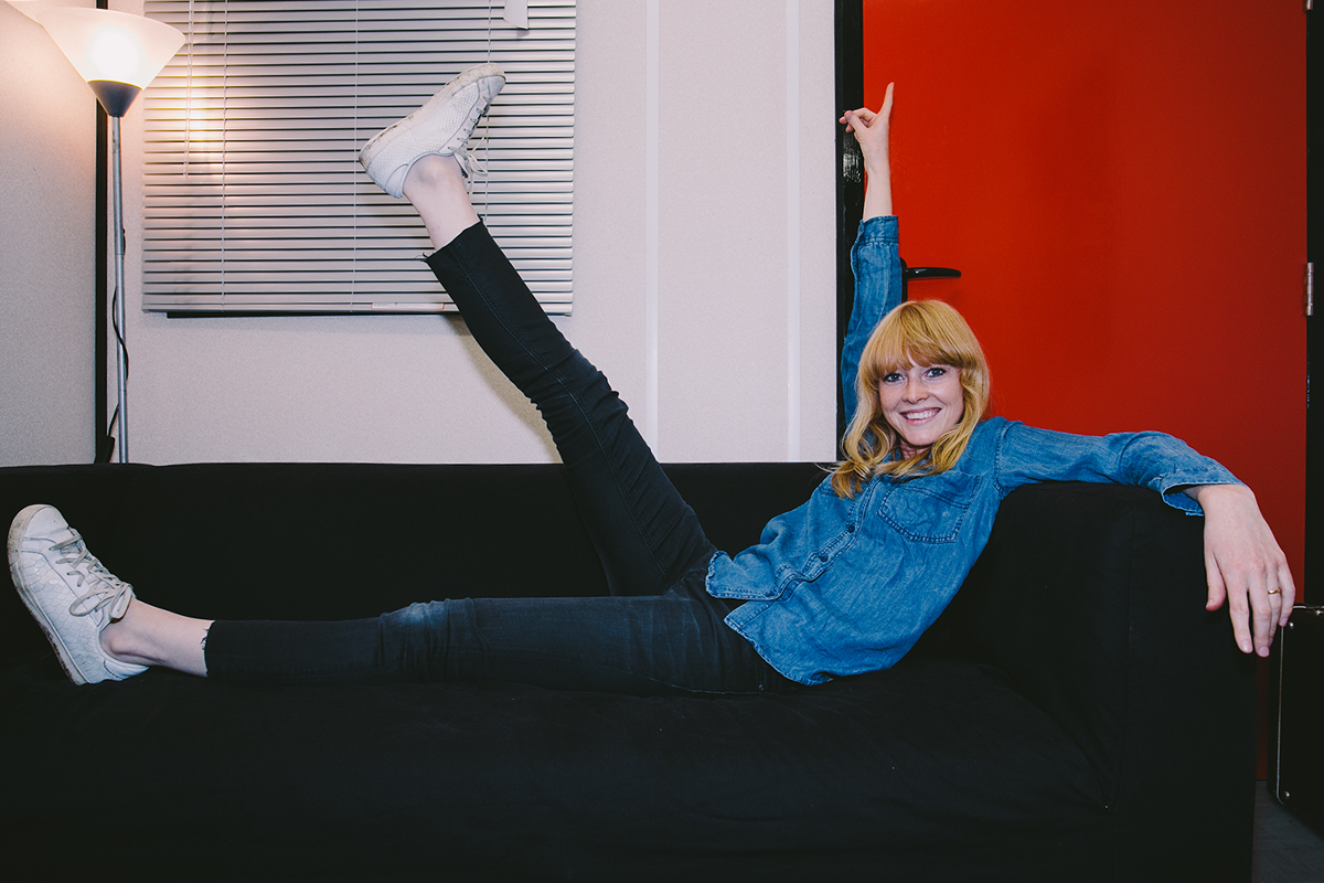 Lucy Rose reading15 portrait bc