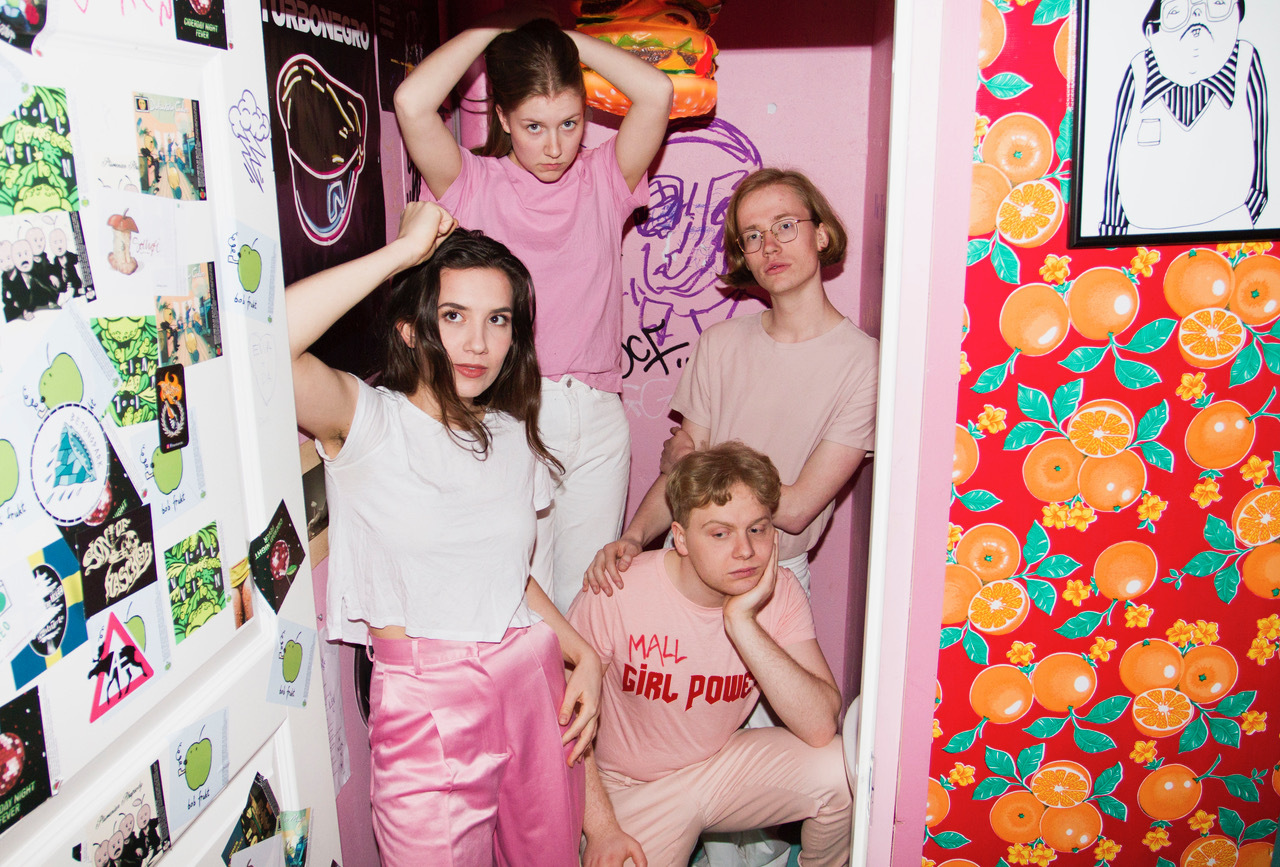 MALLGIRL KVAMSTOTUNGE 3