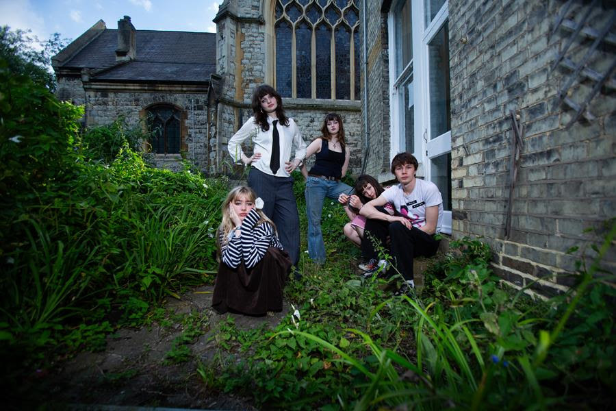 Man Woman Chainsaw Easy Peasy single