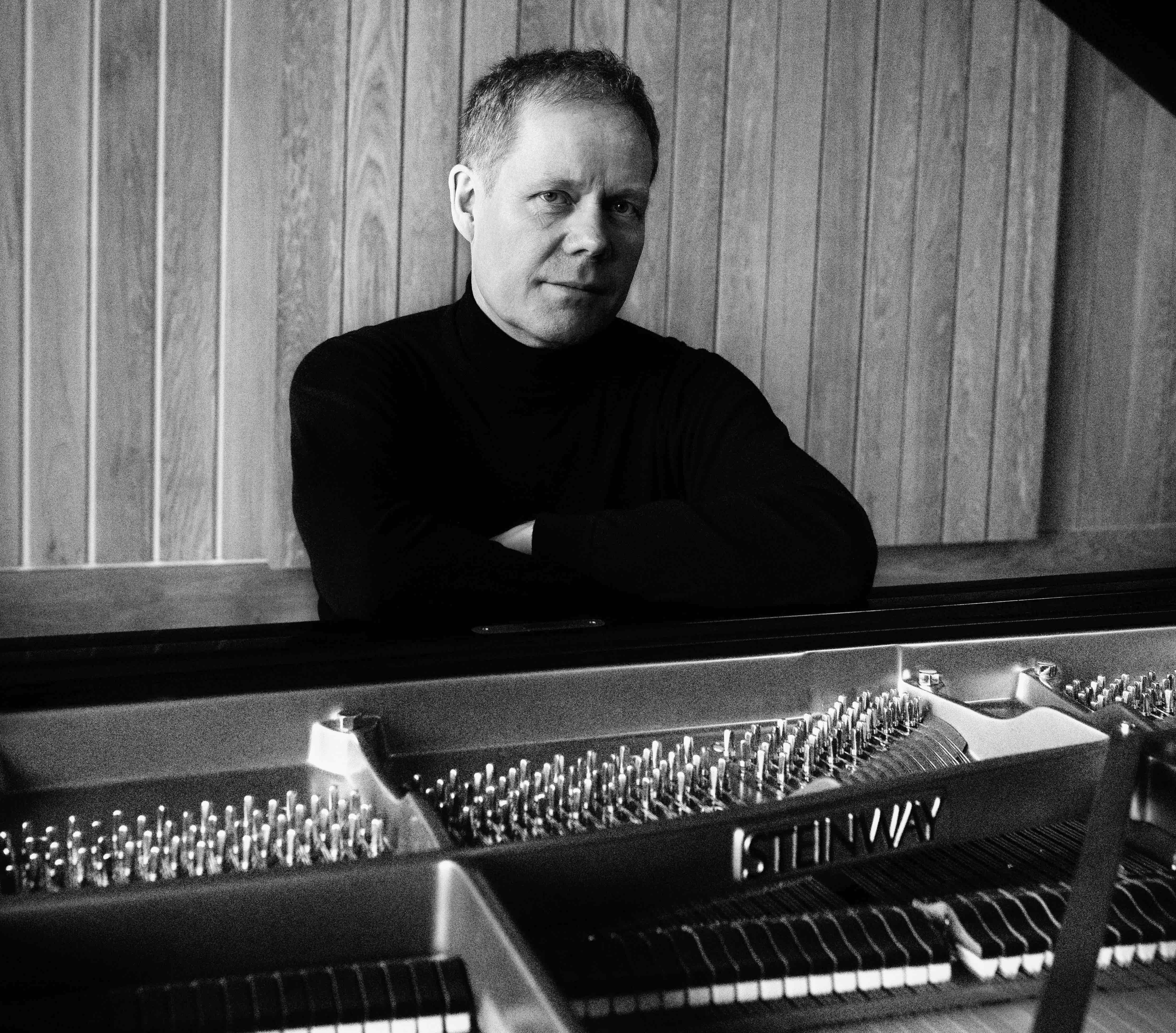 Max Richter SMR Piano Credit William Waterworth