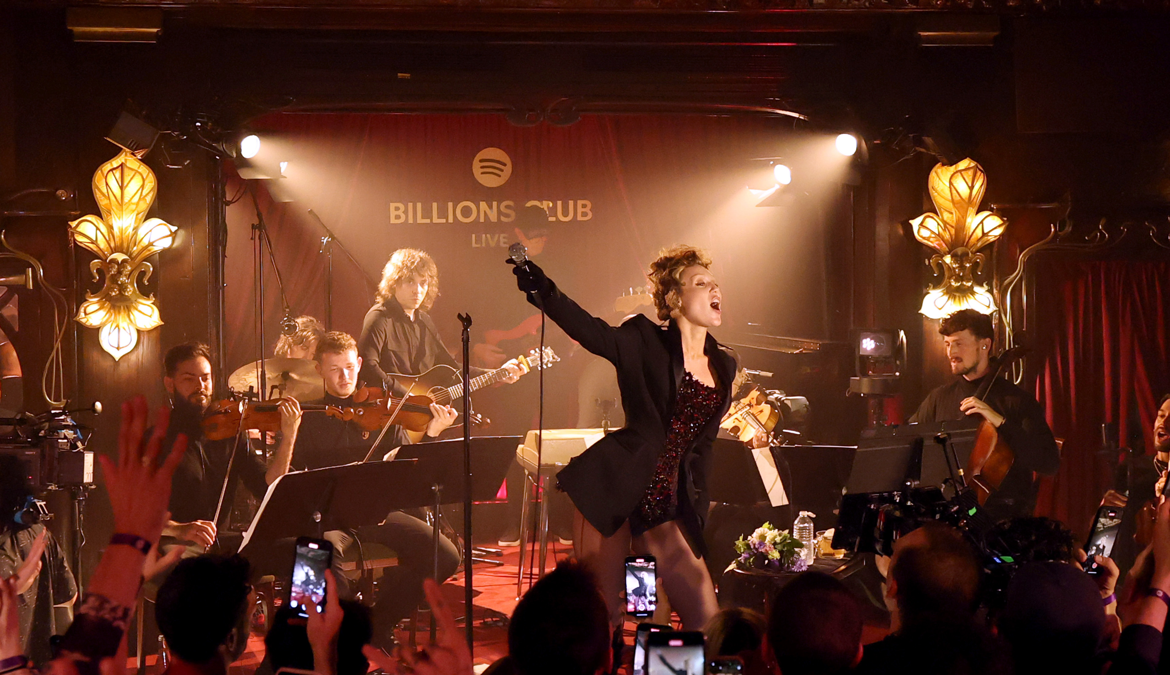 Miley Performance Look 2 Kevin Mazur Getty For Spotify