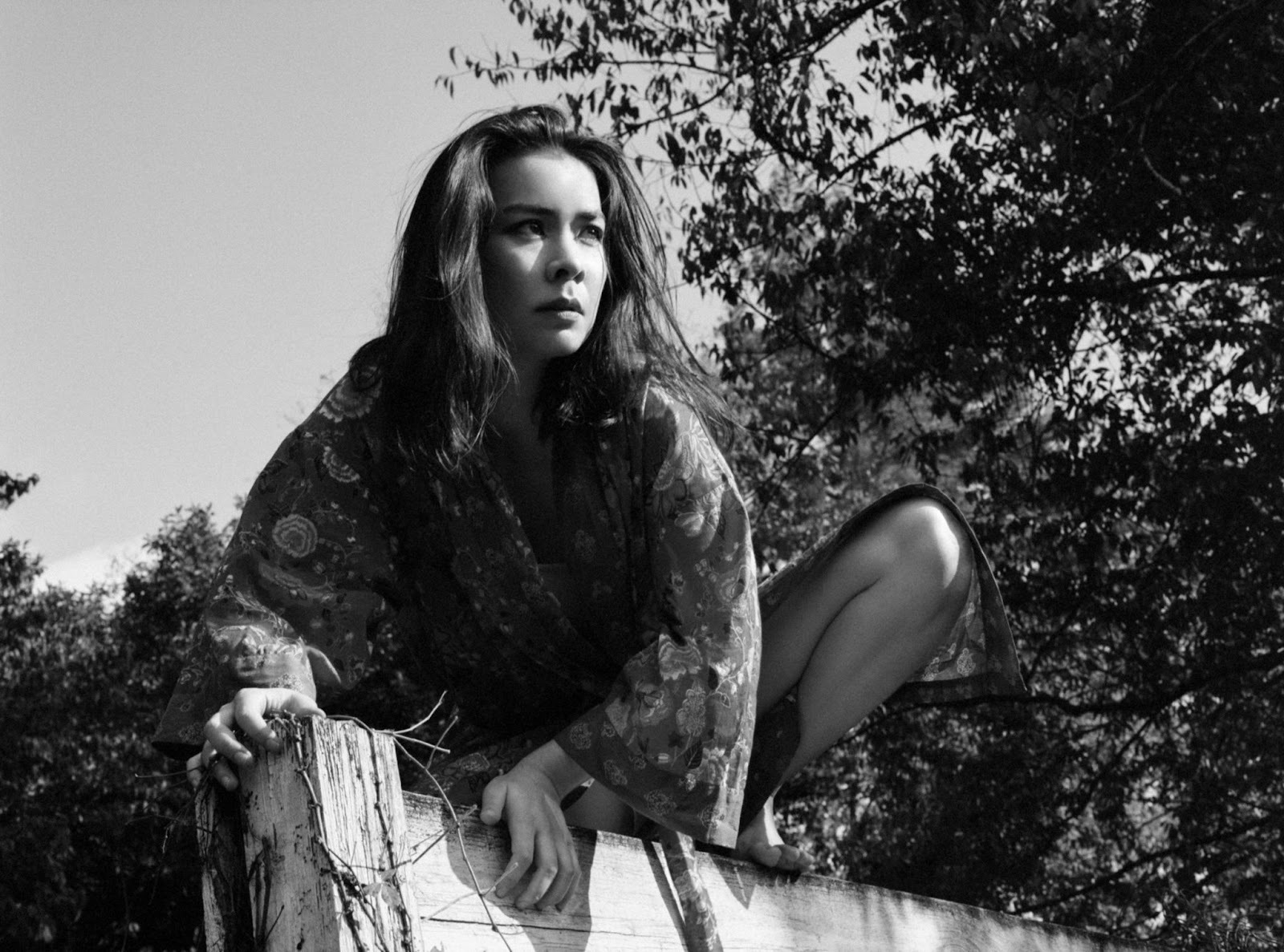 Mitski crouching b and w 2023