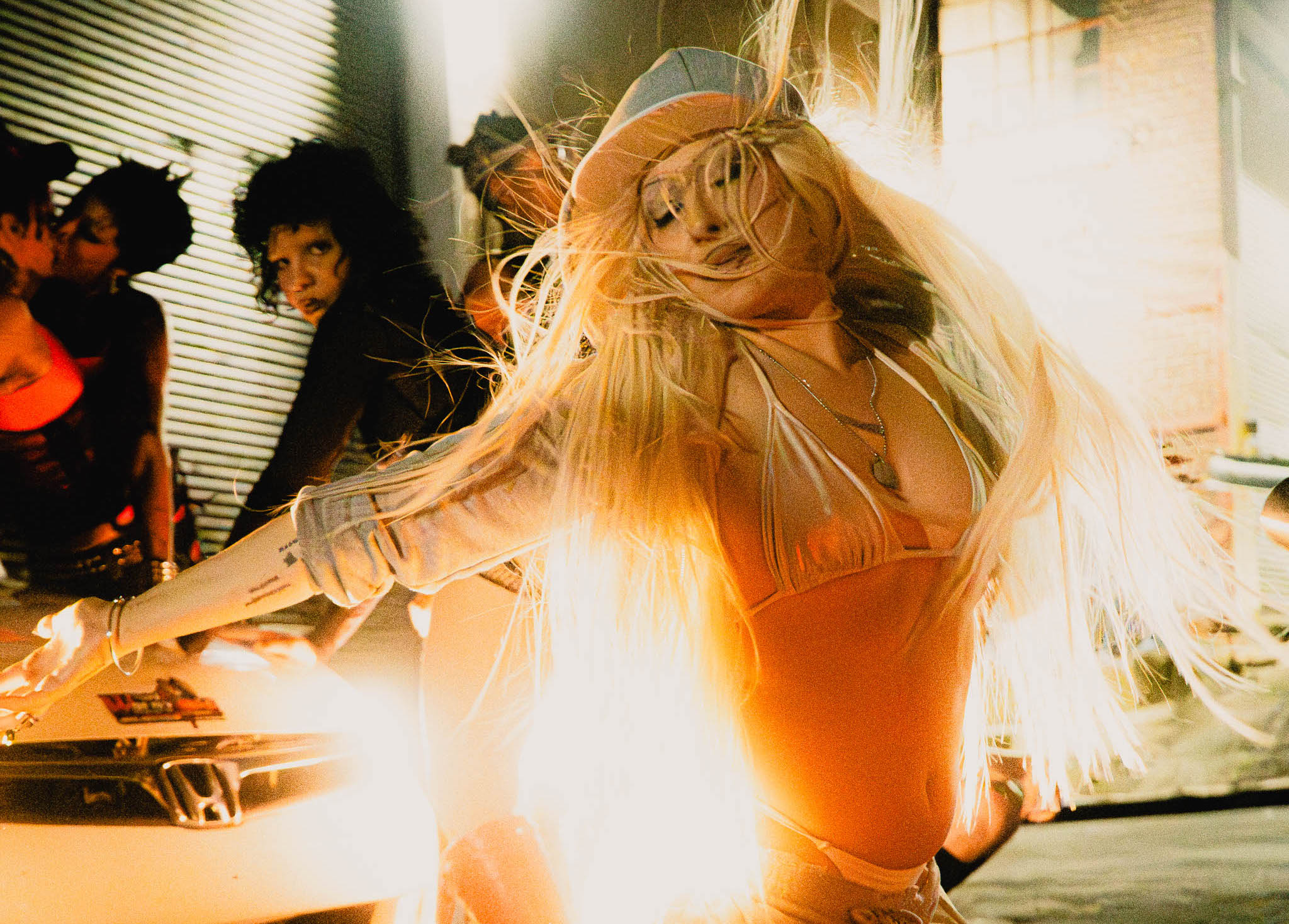 NGHTCRWLR m1lkmansmolotov Quentin