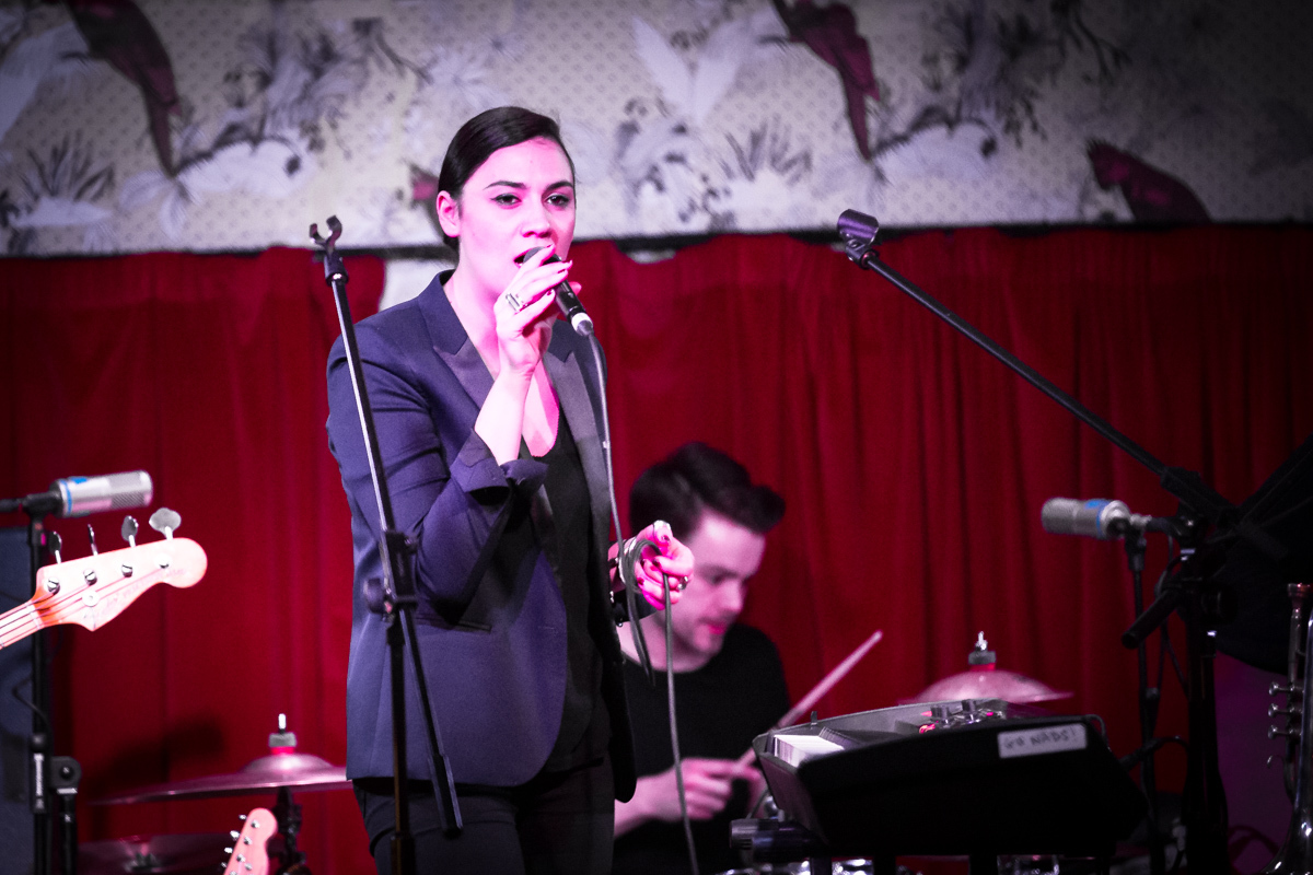 Nadine Shah Deaf Inst Manchester 14 Apr 2015 Mike Hughes 0107