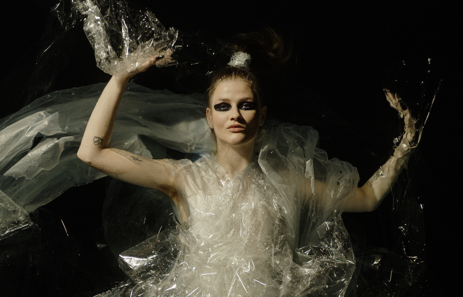 Neonme Packshot the flower phallus 2022