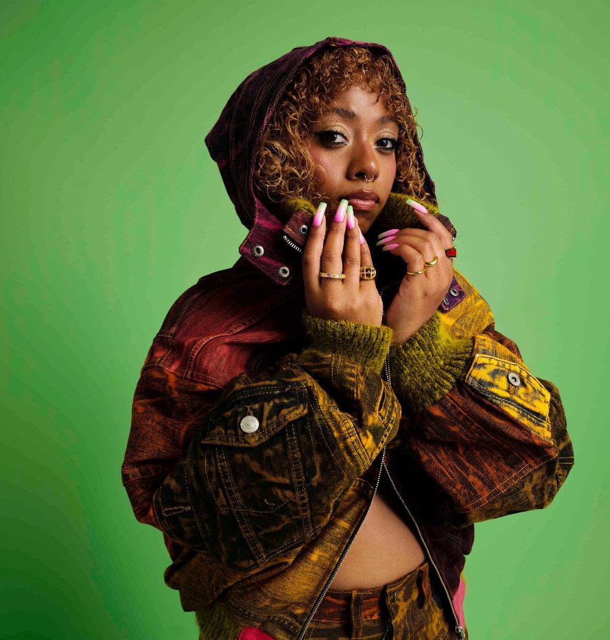 Nia Archives green screen