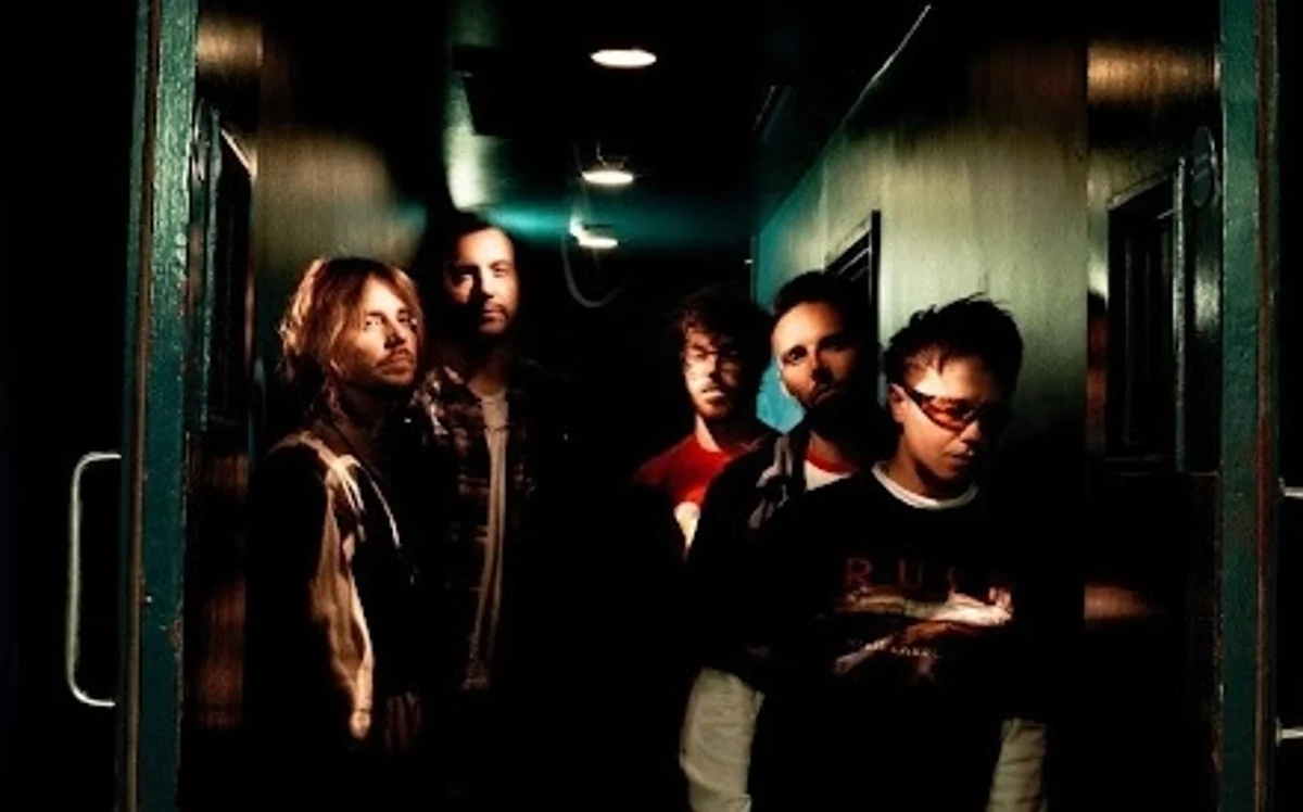 Nothing But Thieves announce fifth album, Stray Dogs