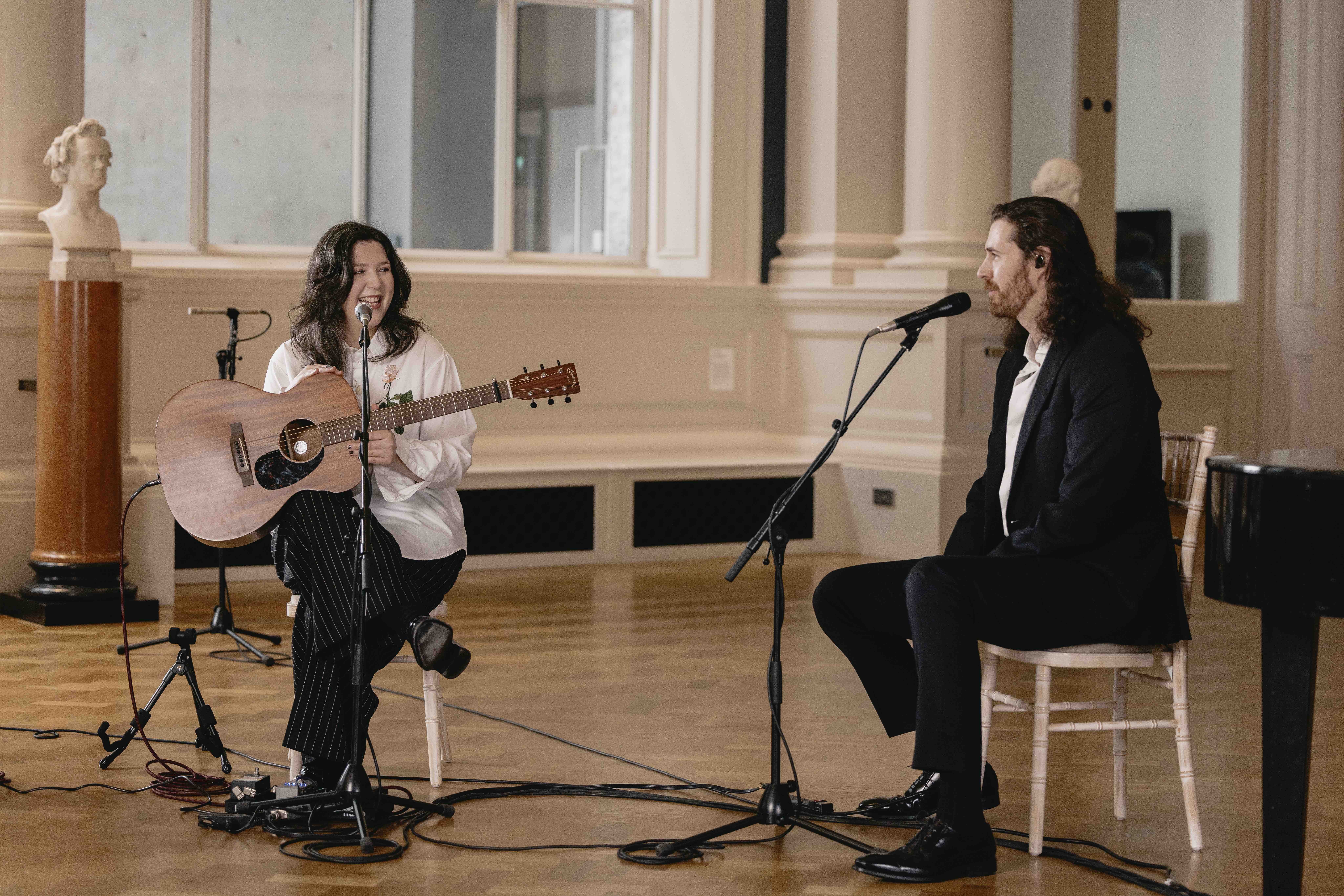 OV LUCY DACUS HOZIER 3 J6 A6855