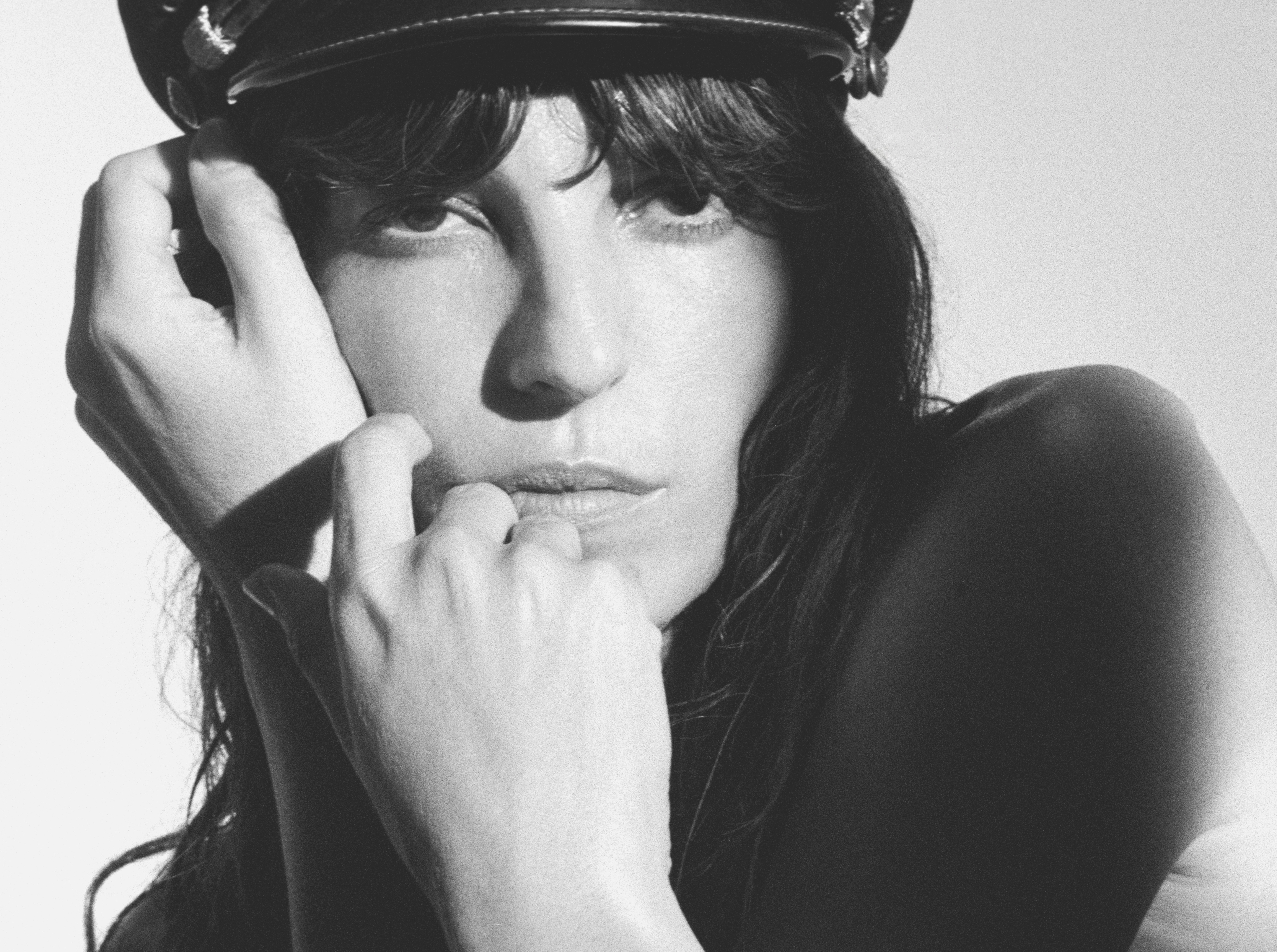 PRESS SHOT LOU DOILLON CAMILLE VIVIER 1