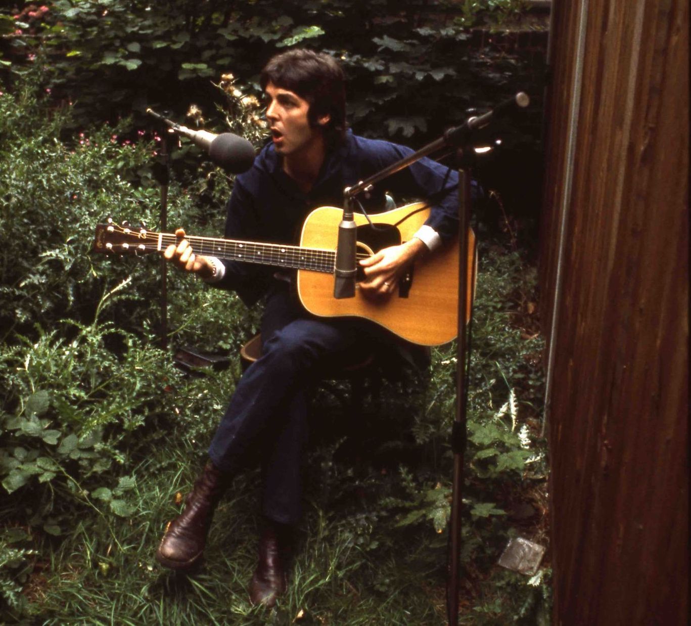 Paul Mc Cartney Wings Clapping