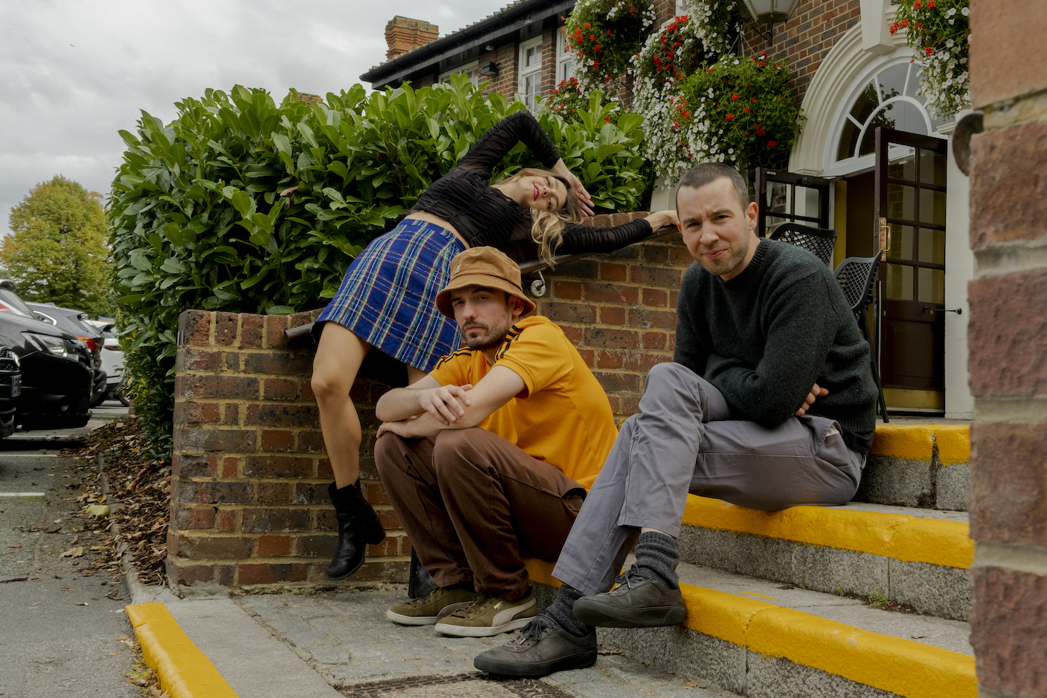 Pozi on steps brick wall