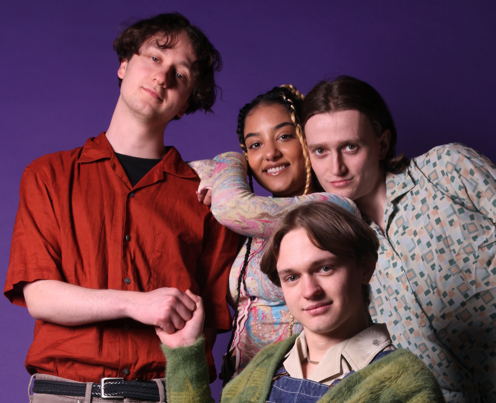 R&B / Wallace - English Teacher デビューシングル English Teacher build momentum with vital new single 