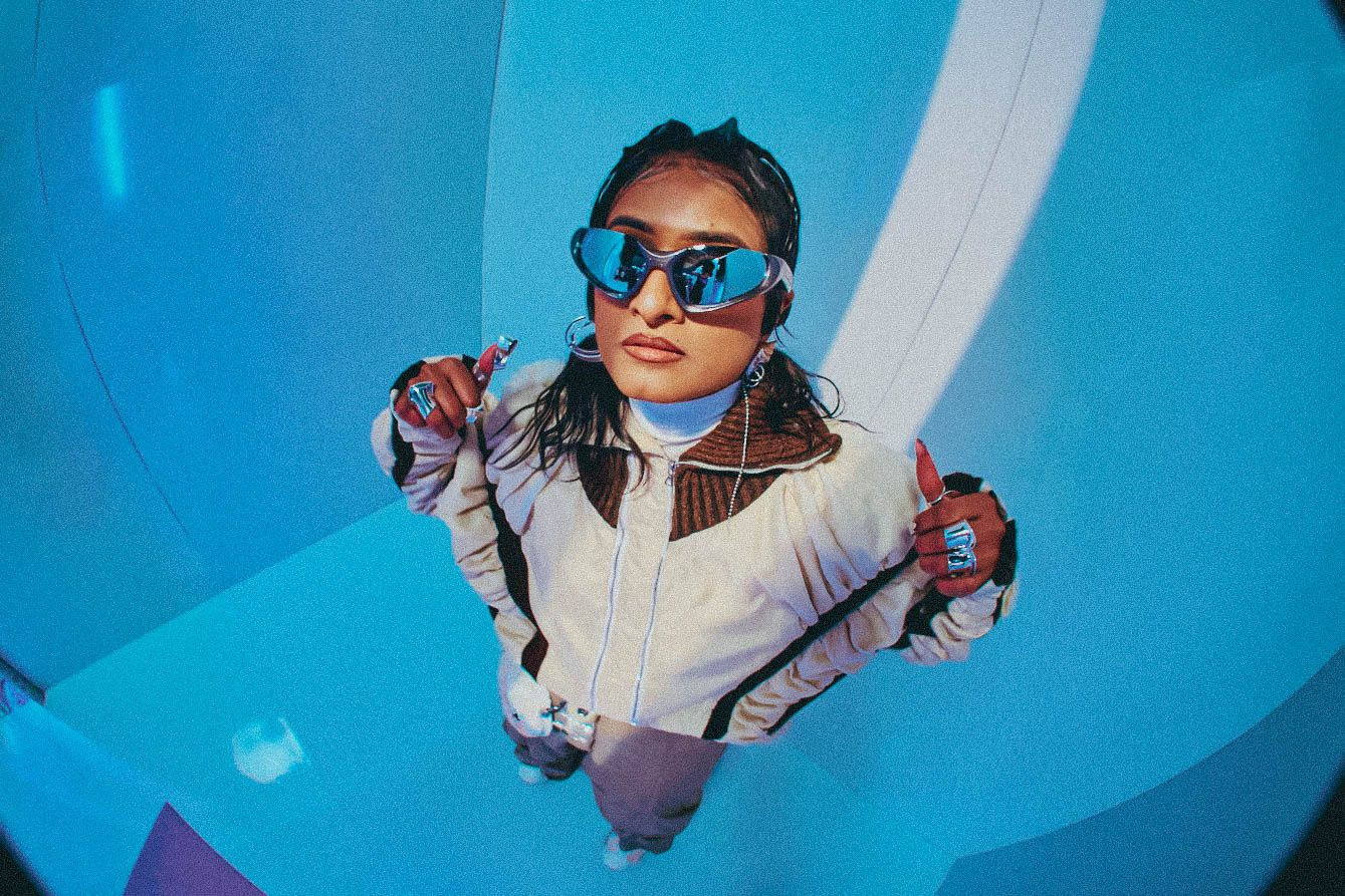 Priya Ragu Black Goose