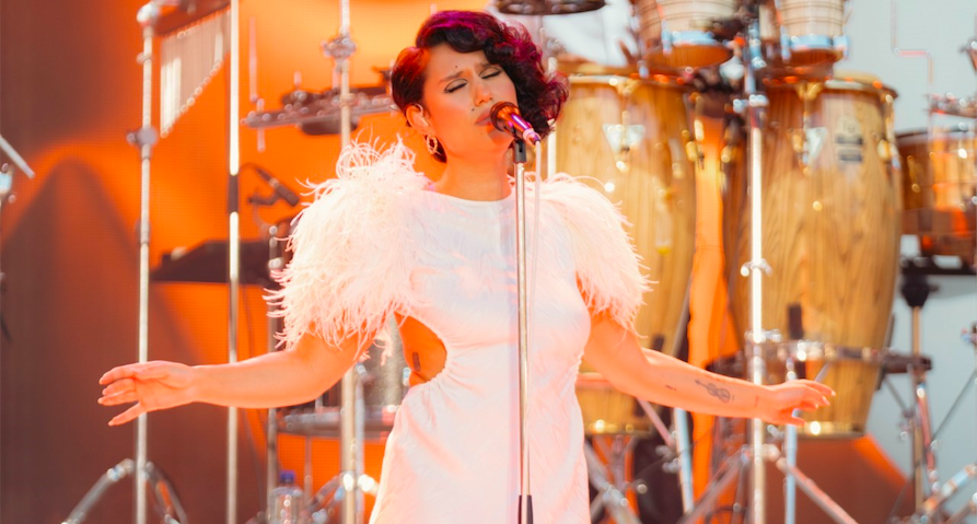 RAYE cover Nina Simone and Billie Holiday at Montreux Jazz Festival ...