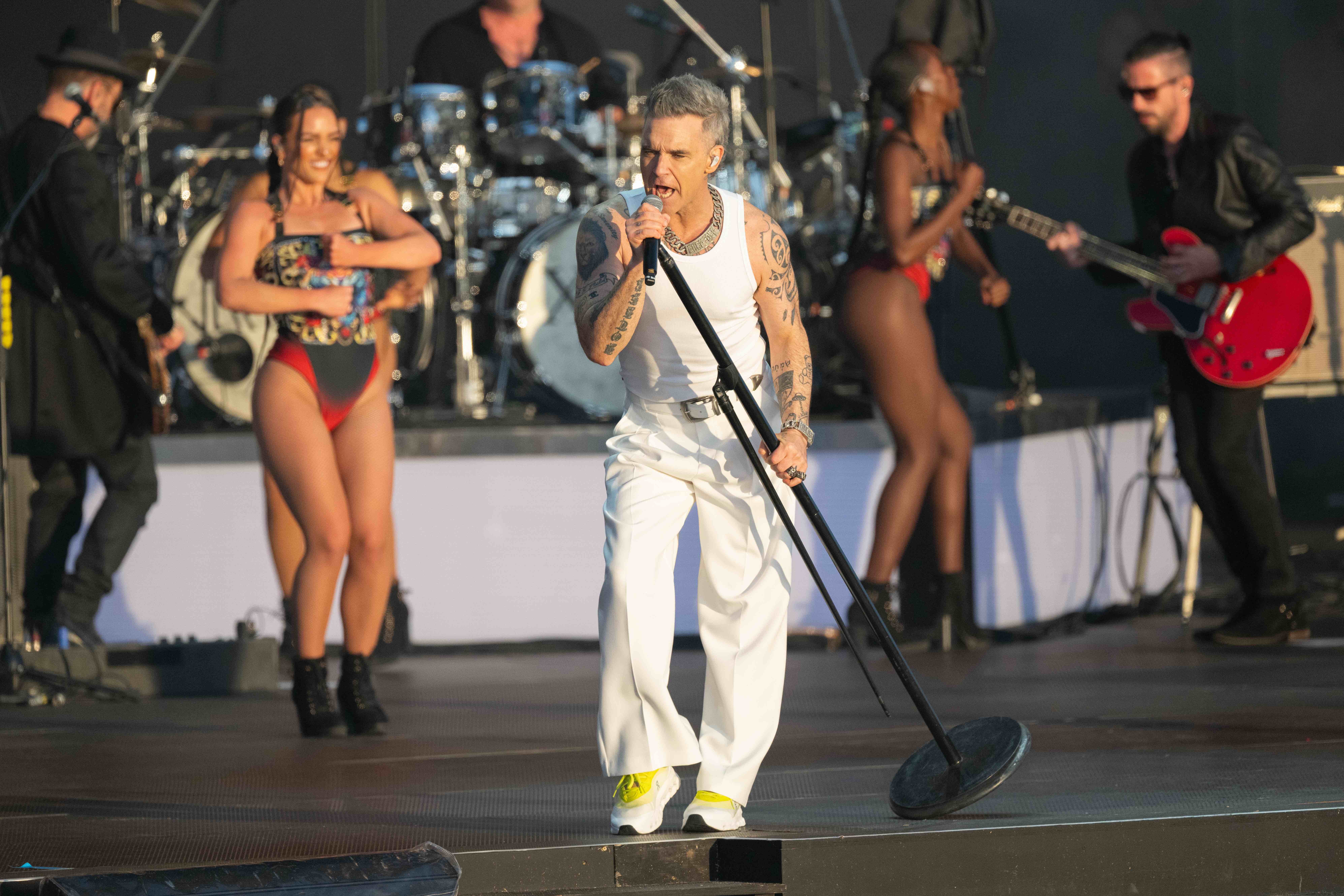 Robbie Williams BST credit Dave Hogan 3