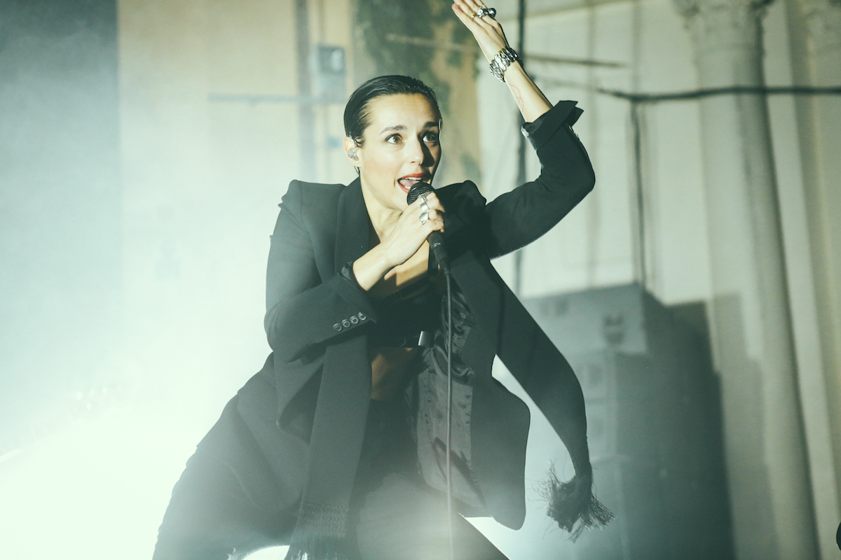 Savages Brixton Academy 251116 Sara Amroussi Gilissen 4