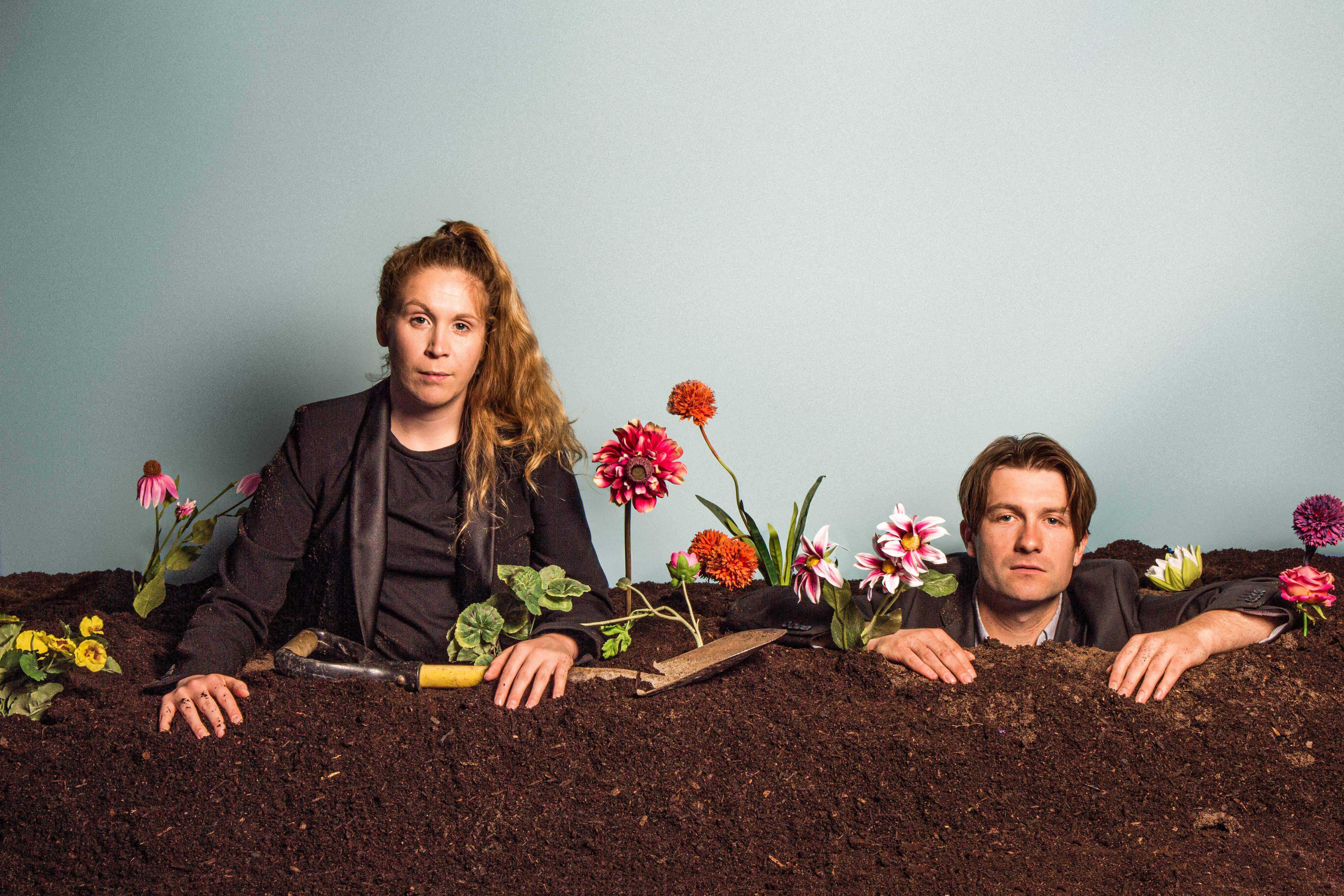 Scrounge flower beds 2023