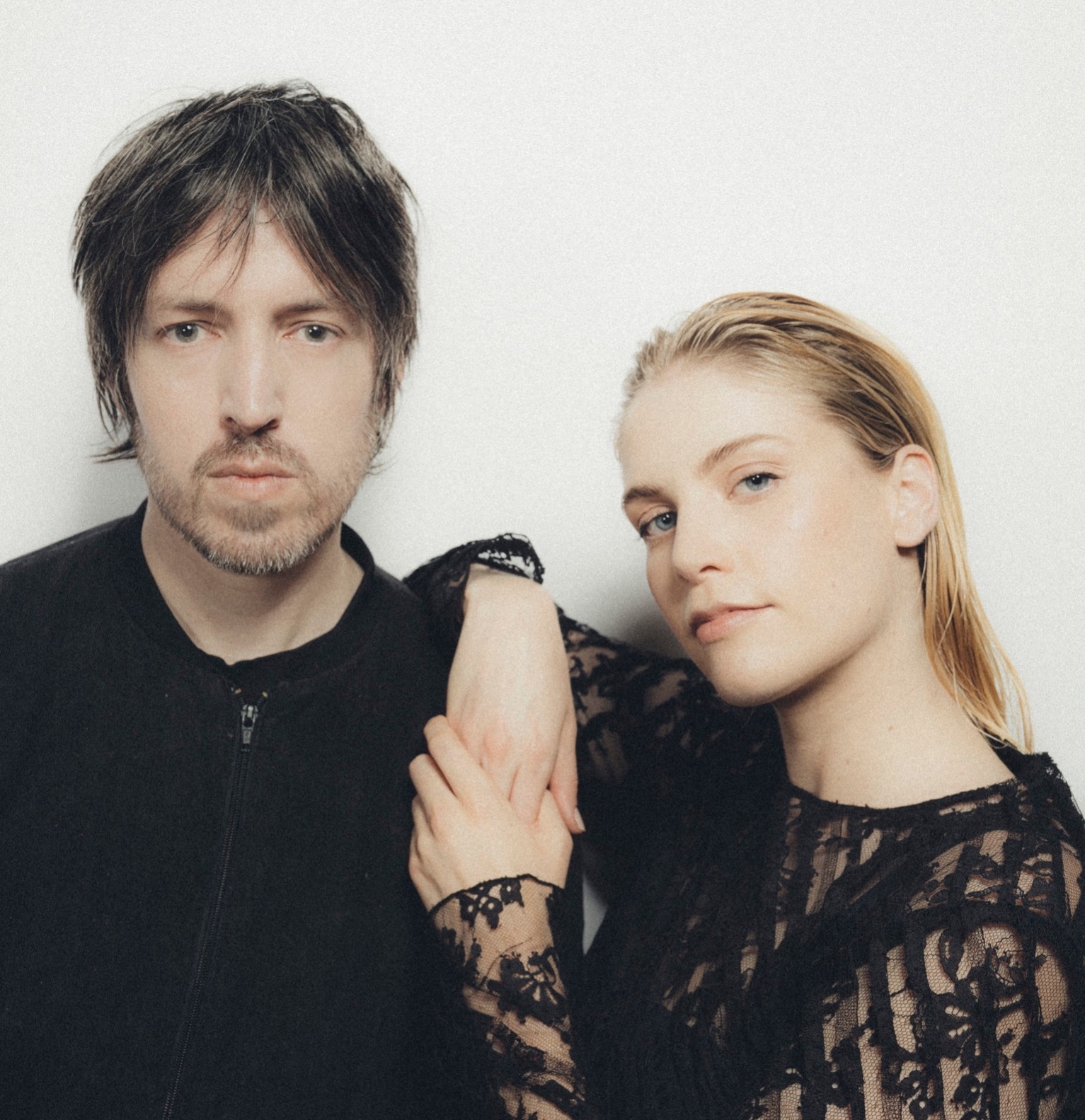 Sebasti An and London Grammar c Julien Mignot copy