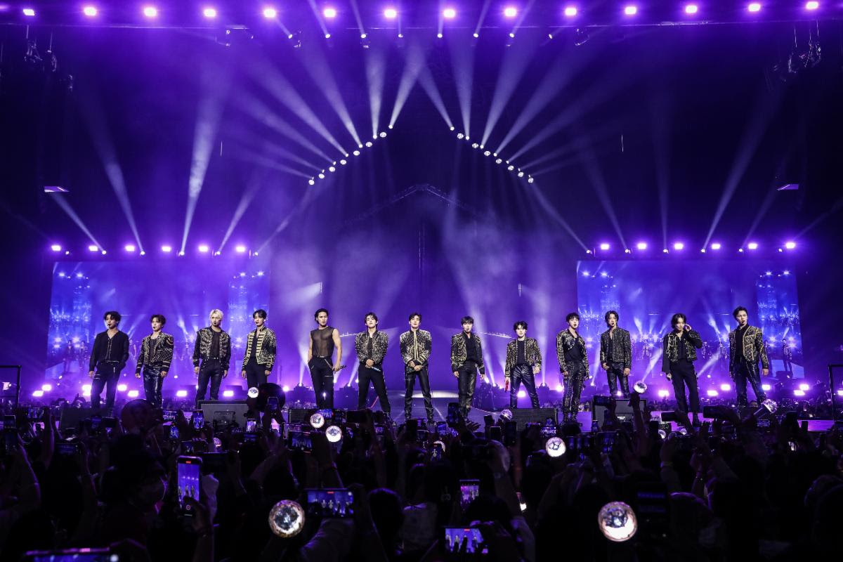 Seventeen live