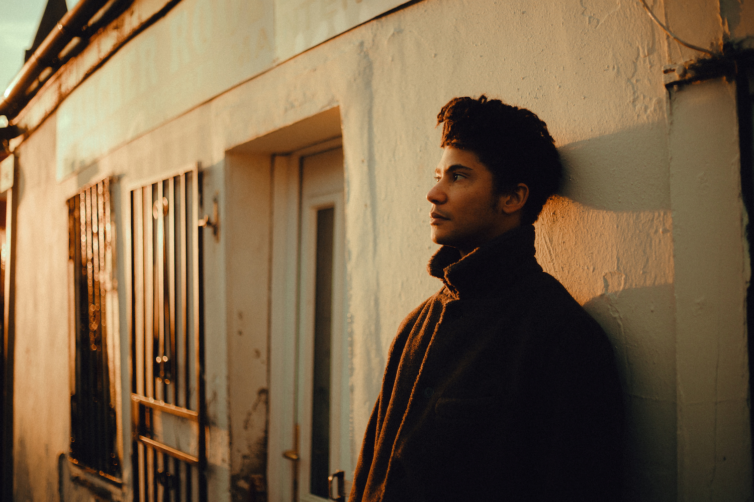 Skinny Pelembe 2023 wall sunlight Sophie Jouvenaar