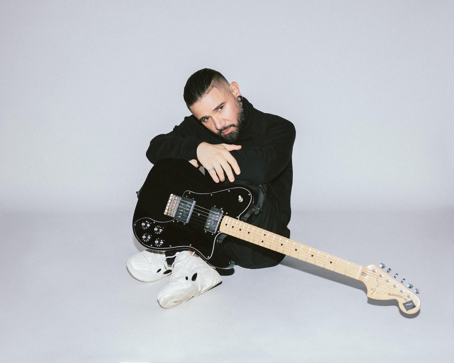 Skrillex with guitar 2023 Marilyn Hue