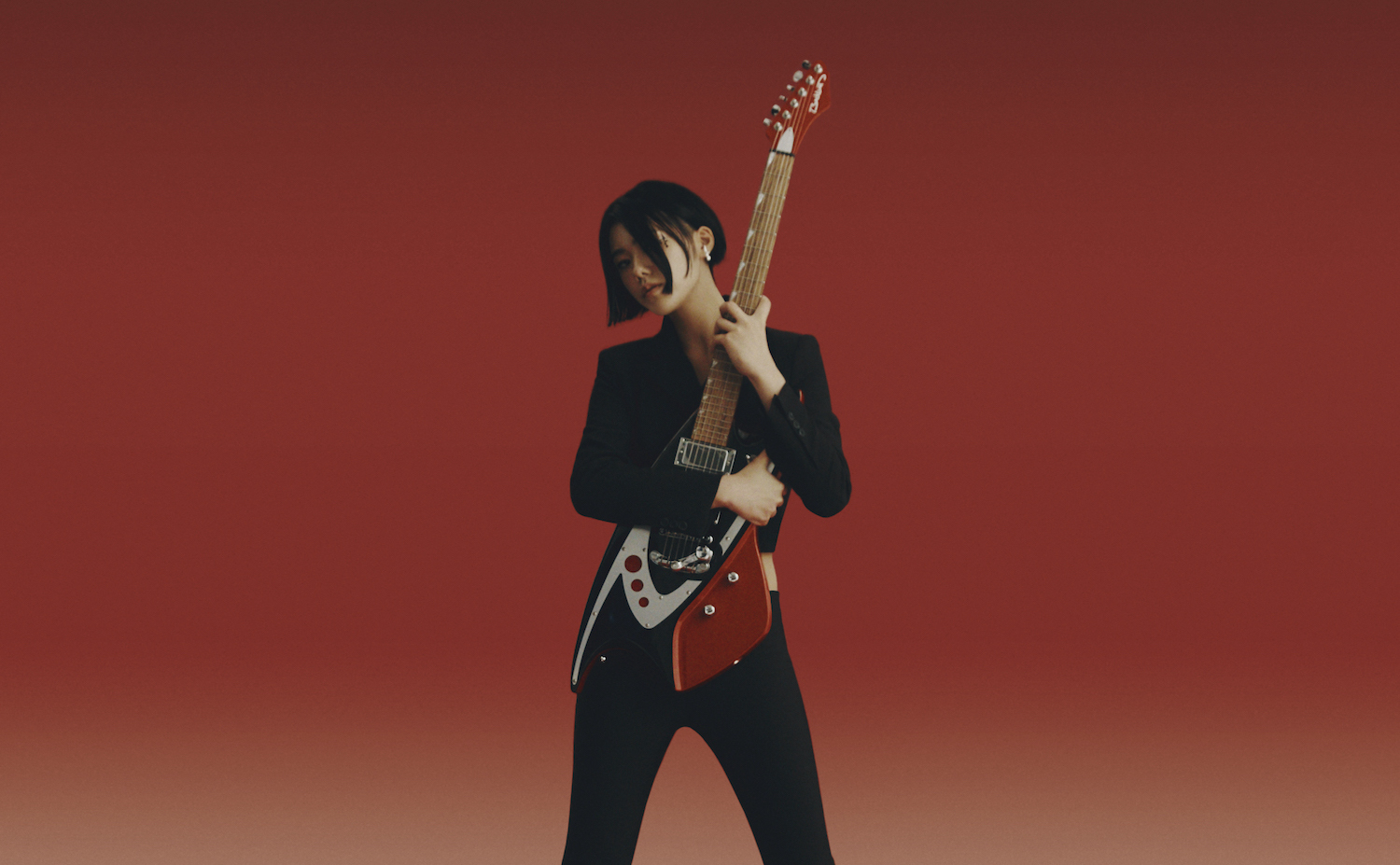 So Yo ON EP1 Love profile red guitar