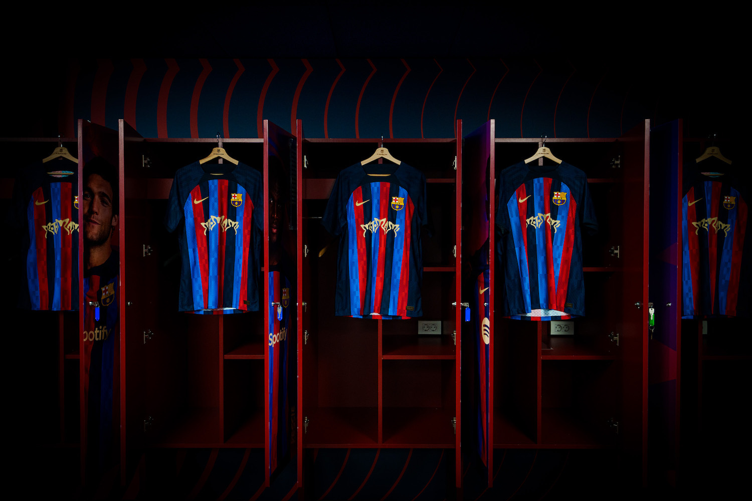 Spotify FC Barcelona Rosalia shirt