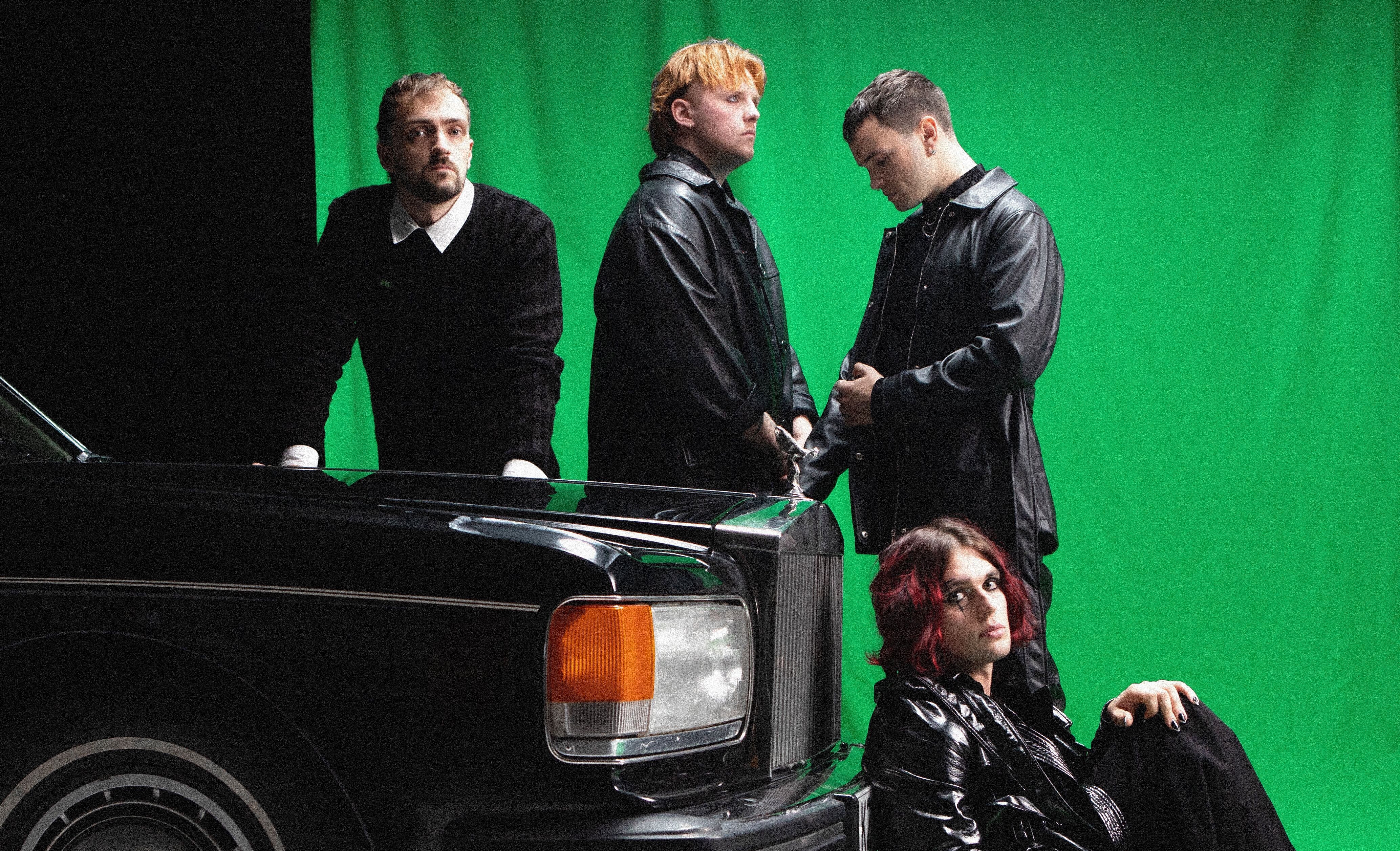 Static Dress detail second album, injury episode