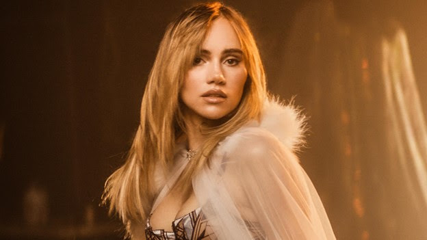Suki Waterhouse presents new single, 