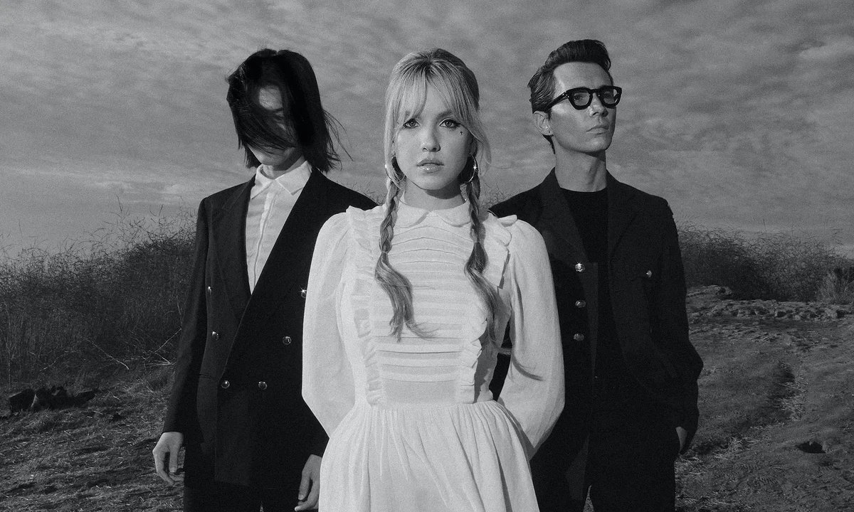 Sunday. Smith Sunday (1994) soundtrack their own cinematic romance in laidback indie ...