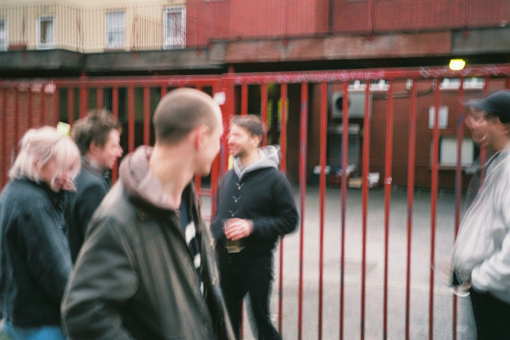 Super Paradise Press Shot c Nika