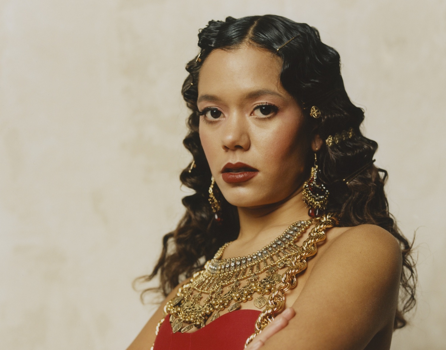 TARA LILY PRESS SHOT