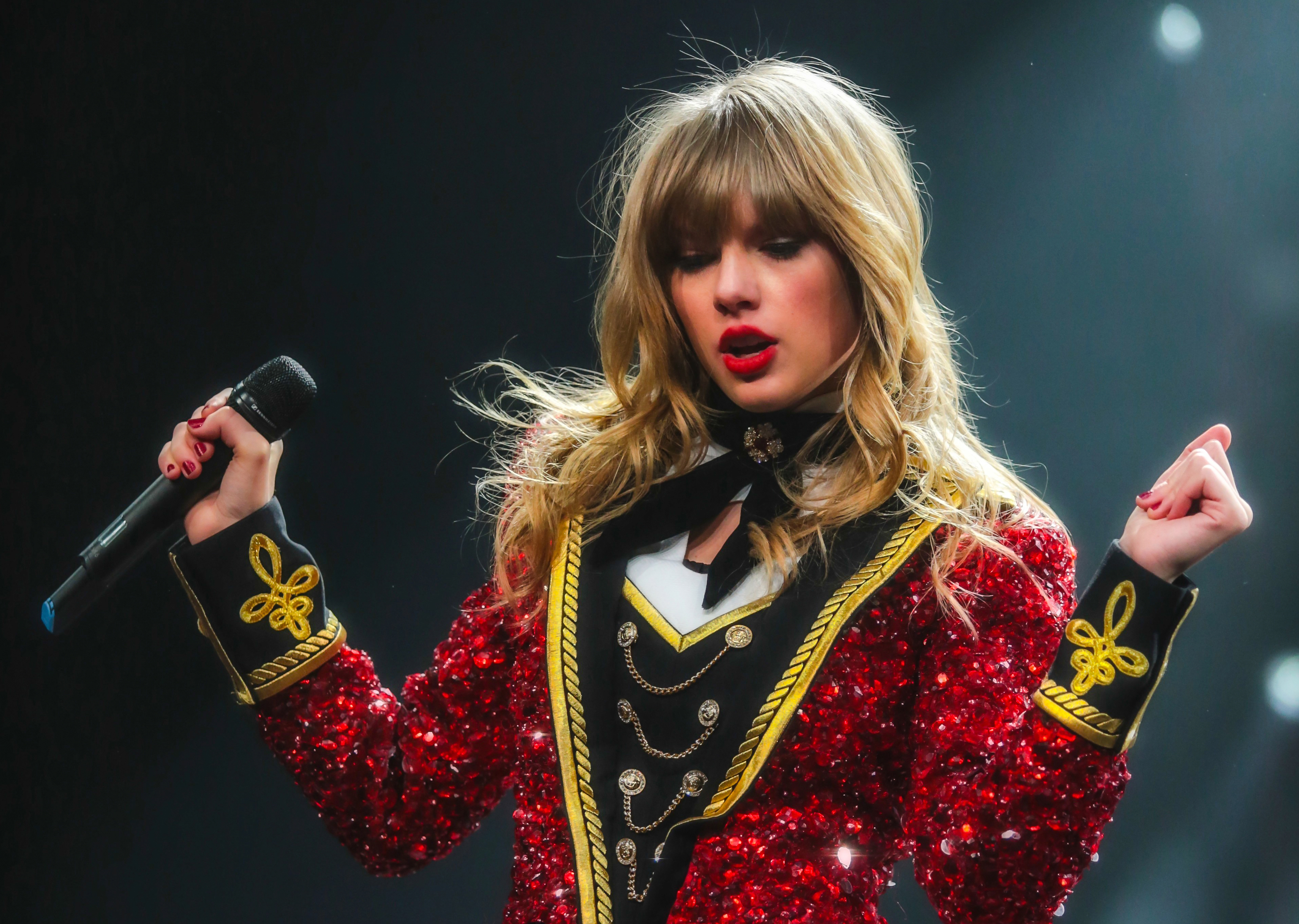 Taylor Swift Press Shot by Christie Goodwin