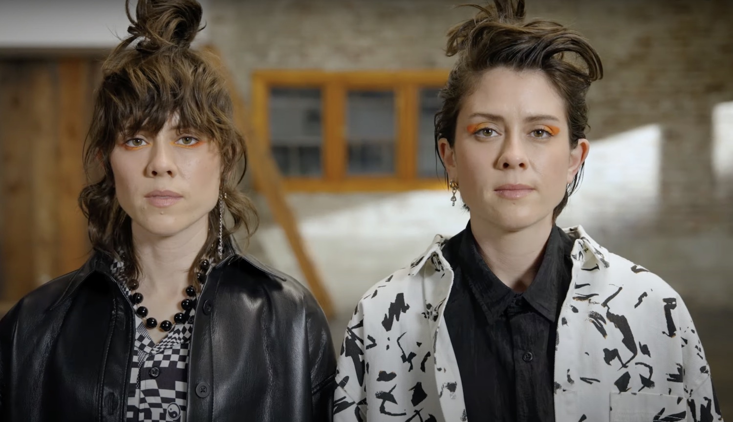 Tegan and Sara in the video for "I Can't Grow Up"