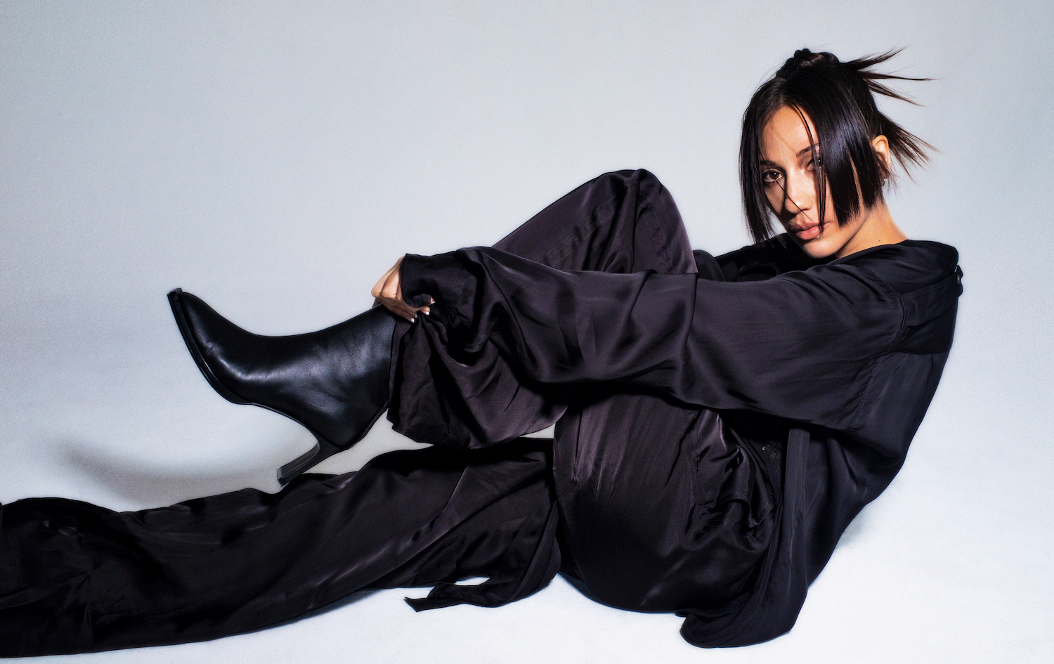 Tei Shi | The Line of Best Fit