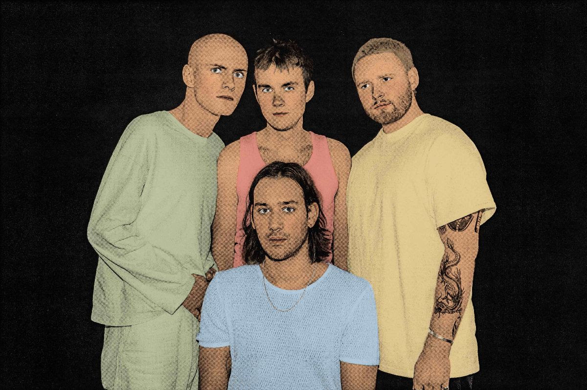 Terra Twin Hanging Around