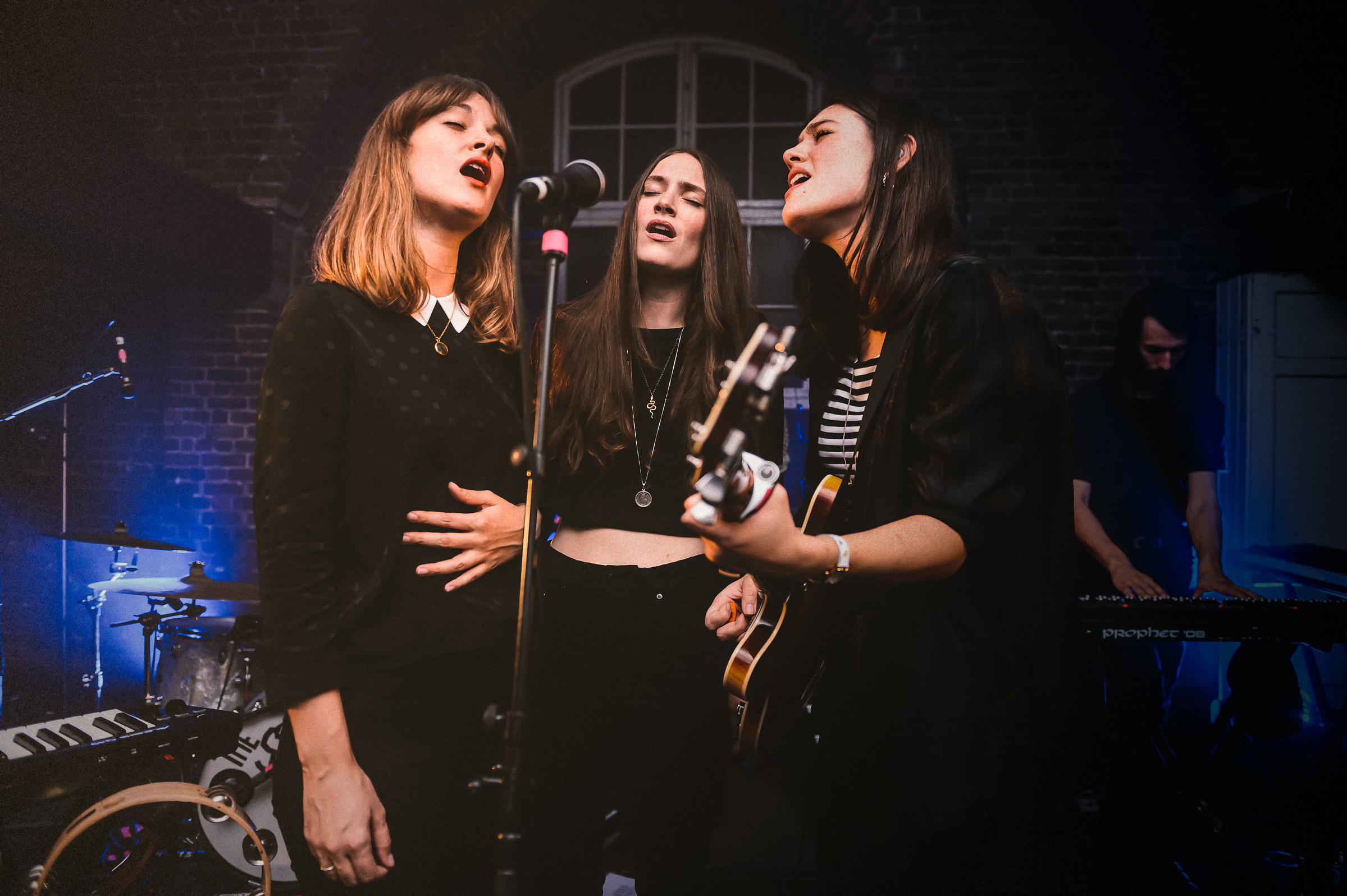 The Staves27102014 The Crypt On The Green Dan Harris Communion Web Res 1 21