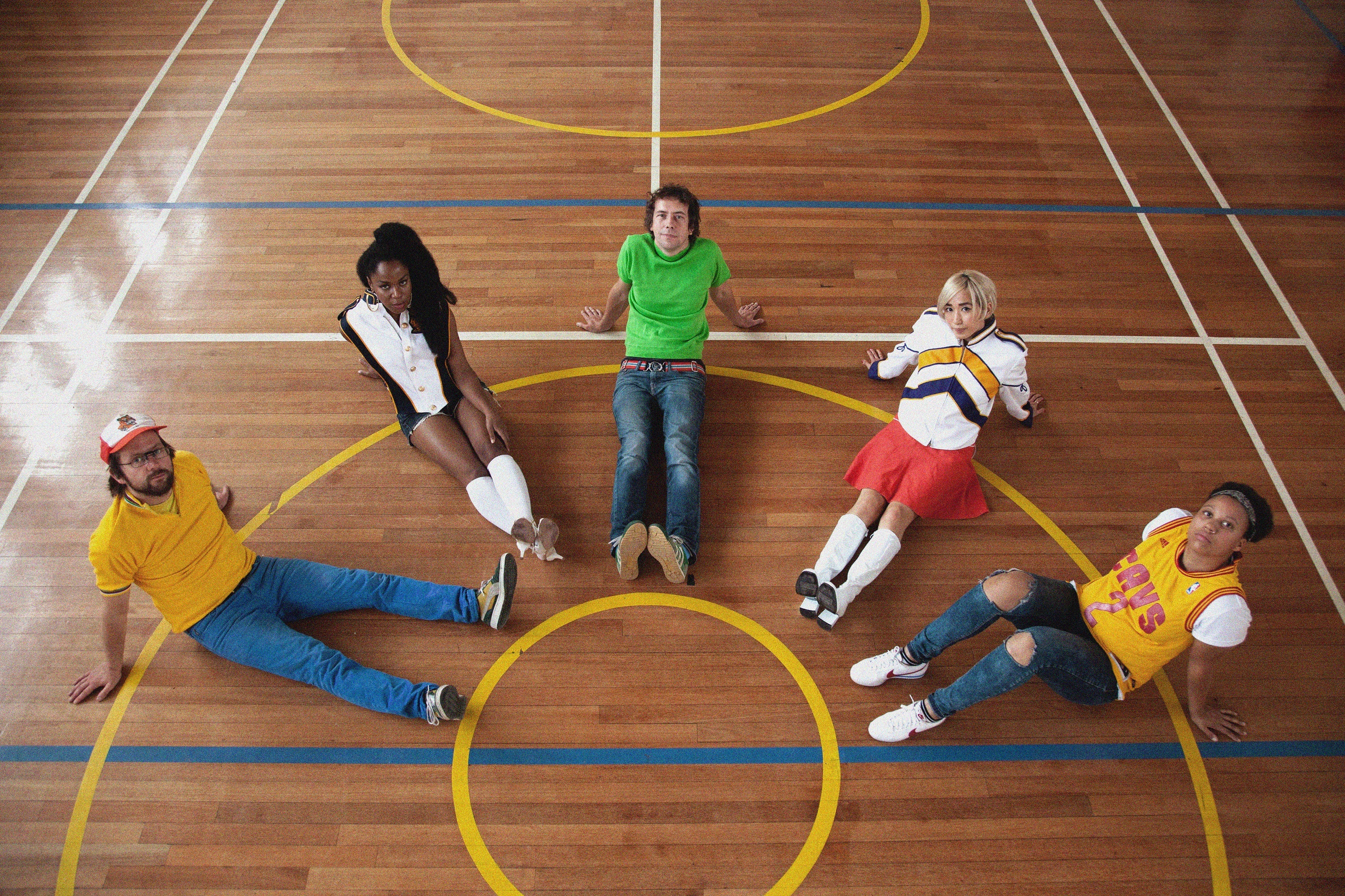 The Go Team oct17 PRESS1 credit Annick Wolfers