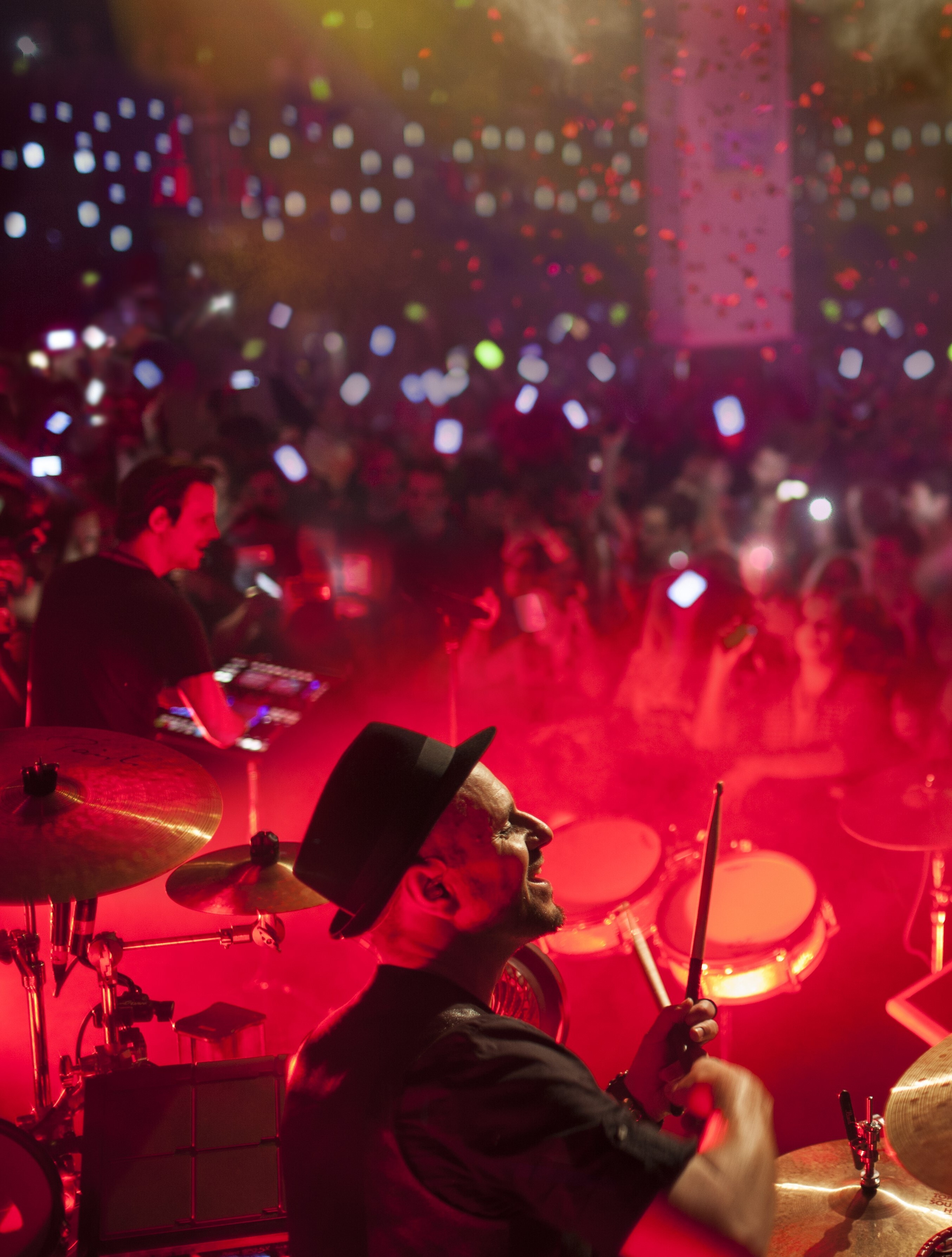 This weekend saw a unique live performance by electronic music act Booka Shade as they took over audiences smartphones to create a visual and music