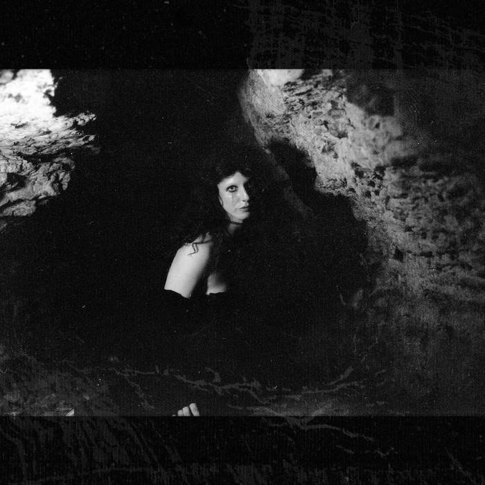 Unbecoming Vyva Melinkolya